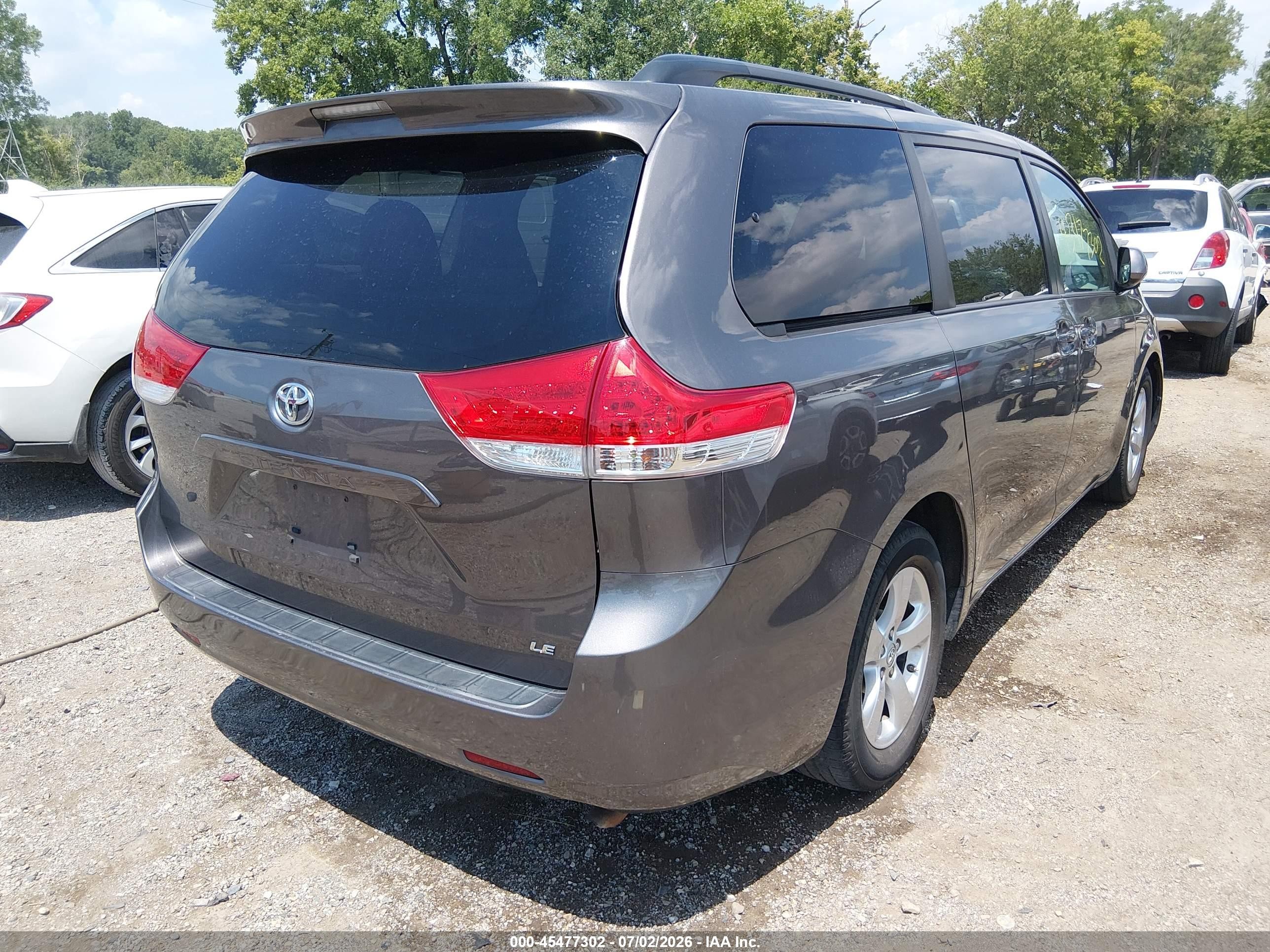 2013 Toyota Sienna Le V6 8 Passenger Gray vin: 5TDKK3DC1DS340902