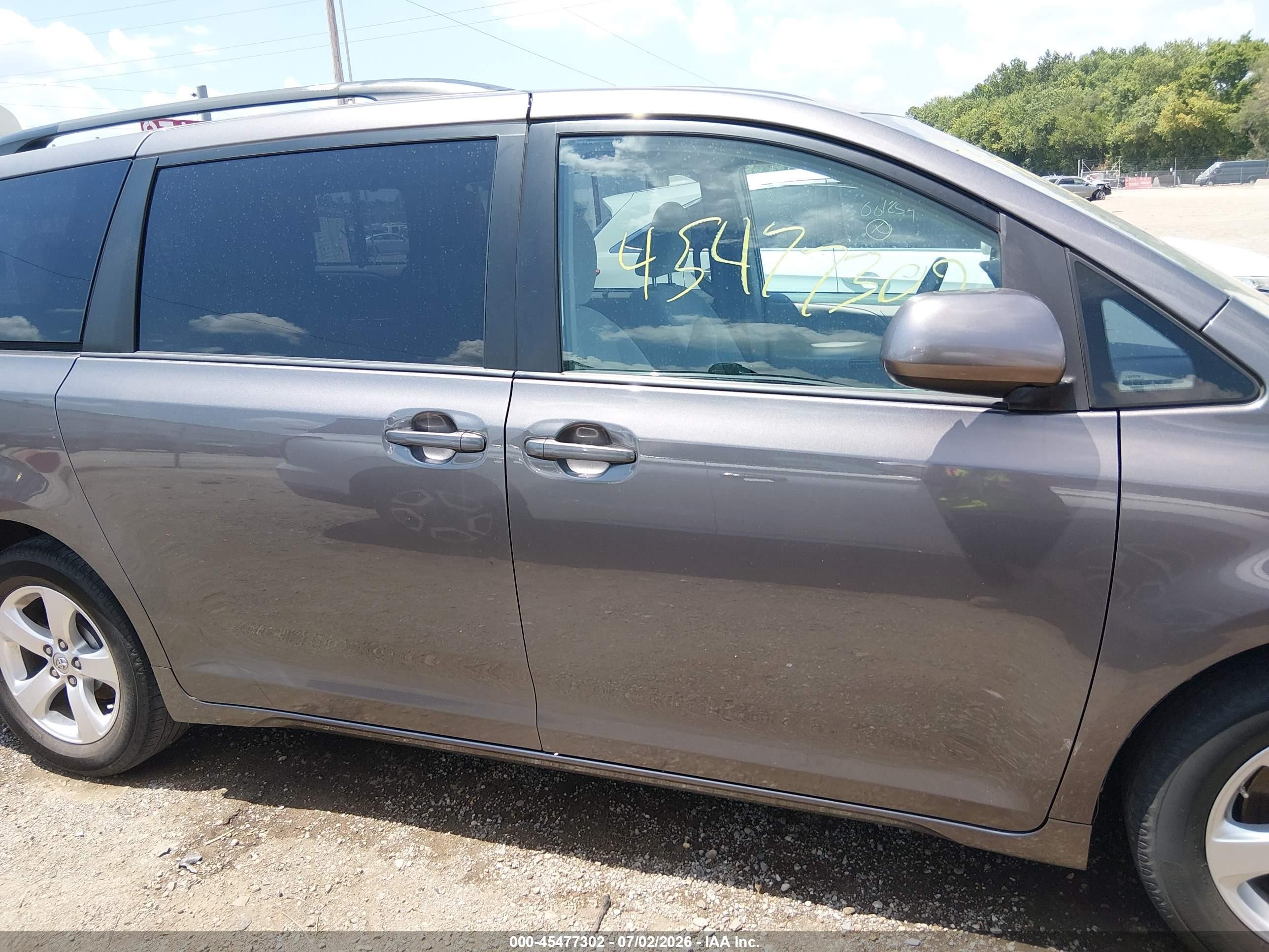 2013 Toyota Sienna Le V6 8 Passenger Gray vin: 5TDKK3DC1DS340902