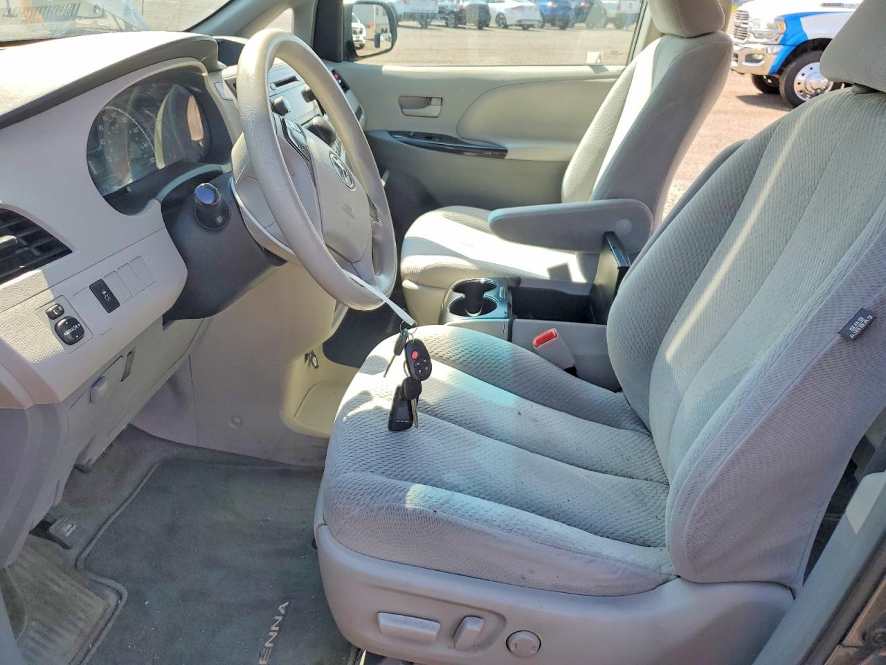 2013 Toyota Sienna Le Gray vin: 5TDKK3DC1DS366559