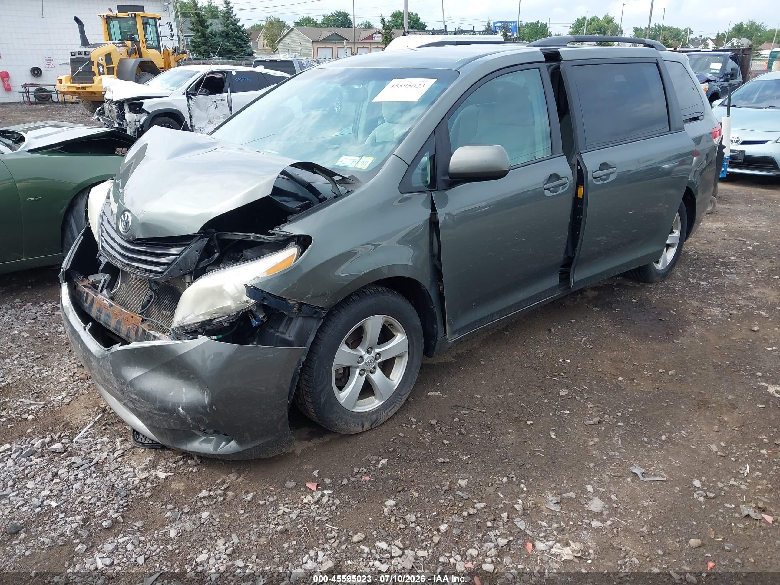 2013 Toyota Sienna Le V6 8 Passenger Gray vin: 5TDKK3DC1DS372653