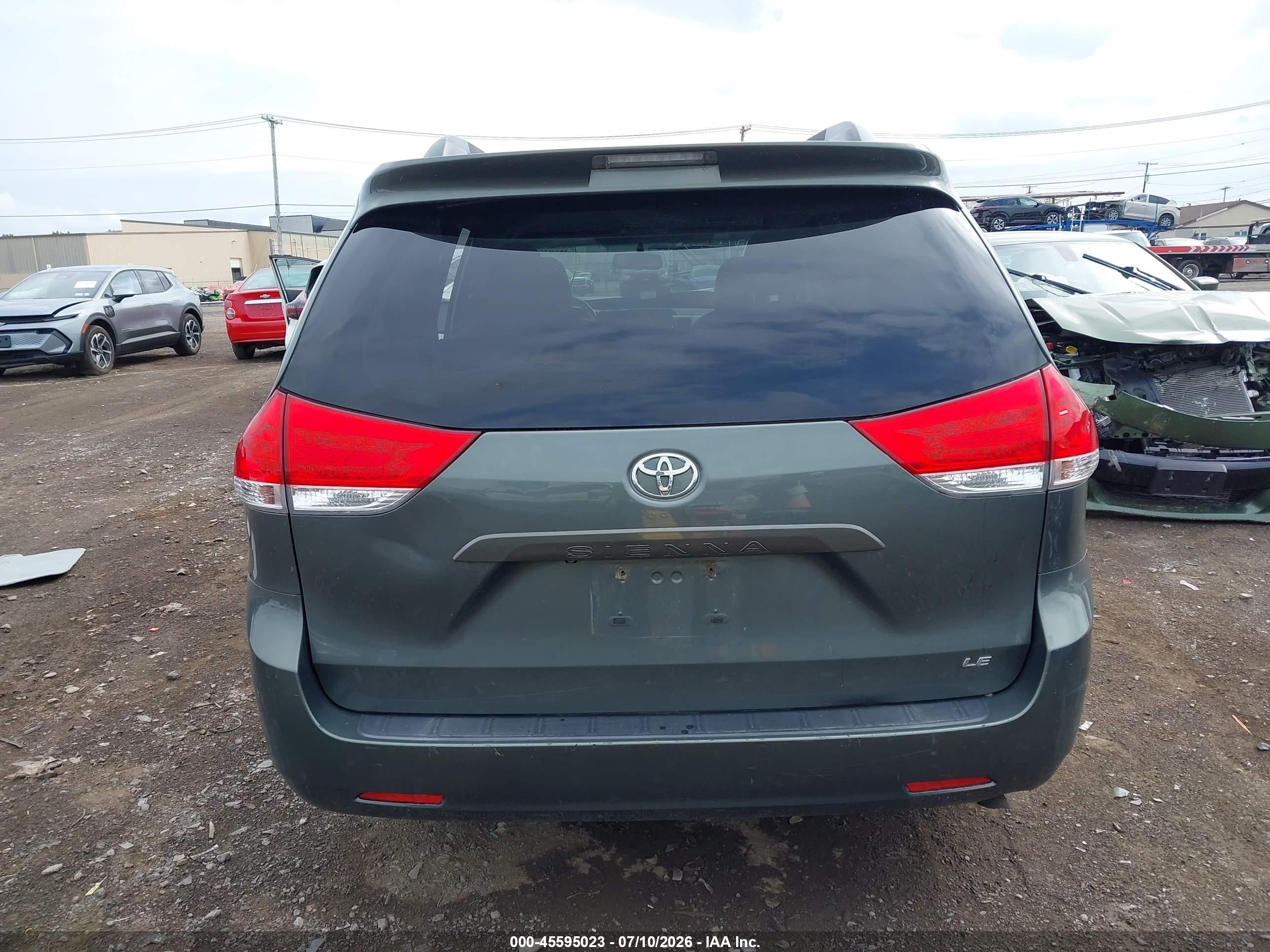 2013 Toyota Sienna Le V6 8 Passenger Gray vin: 5TDKK3DC1DS372653