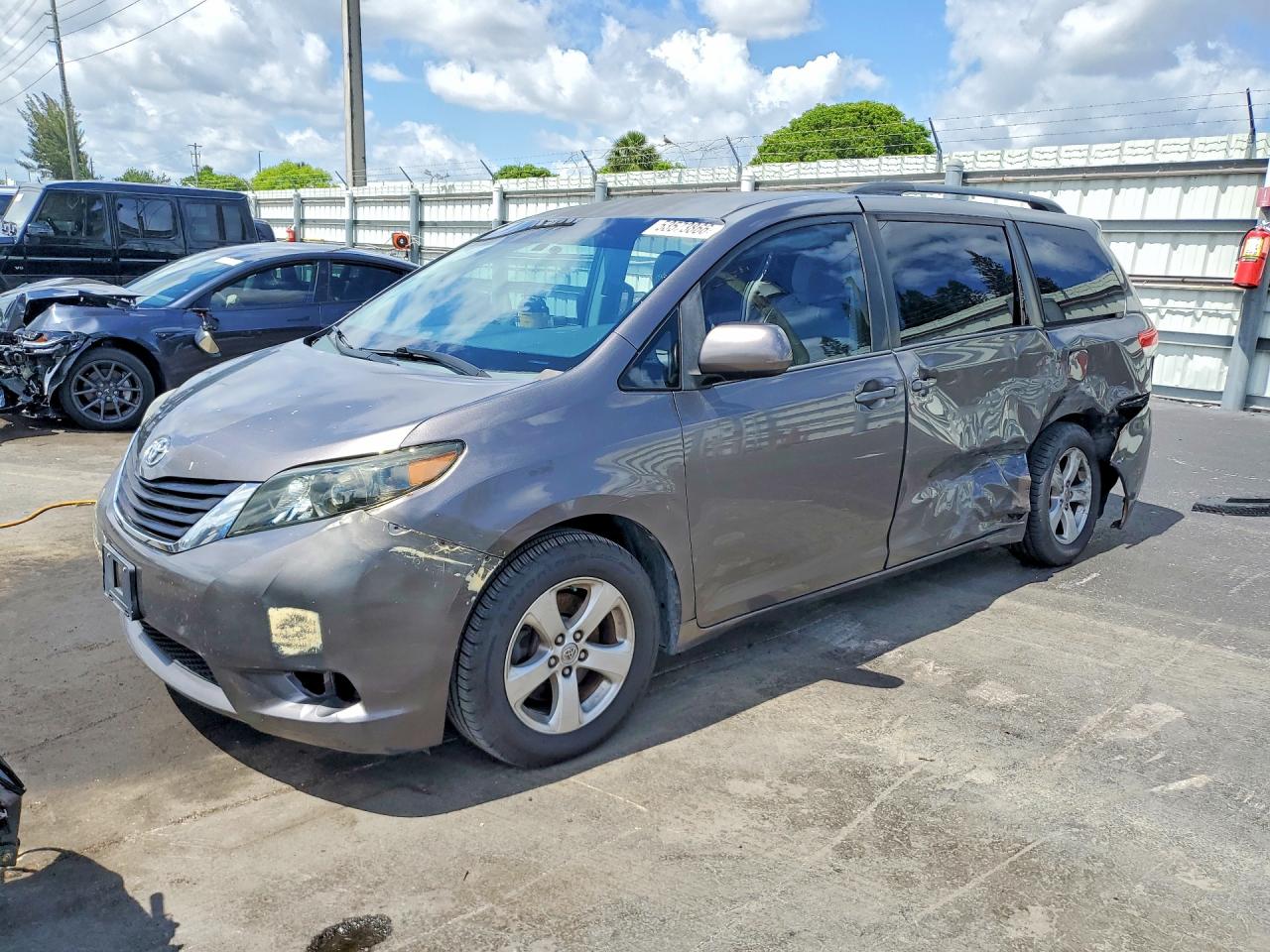 2013 Toyota Sienna Le Gray vin: 5TDKK3DC1DS378386