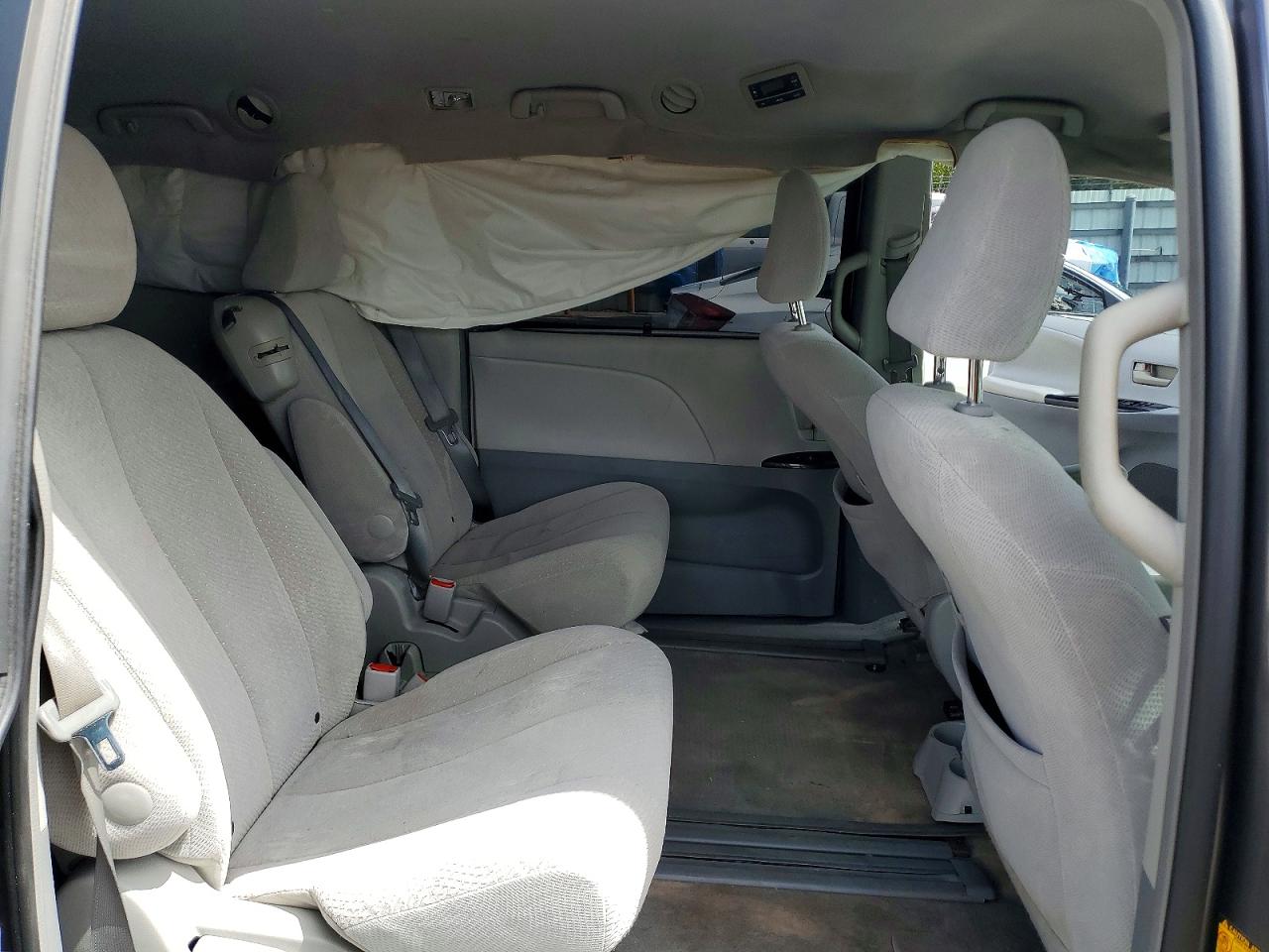 2013 Toyota Sienna Le Серый vin: 5TDKK3DC1DS378386