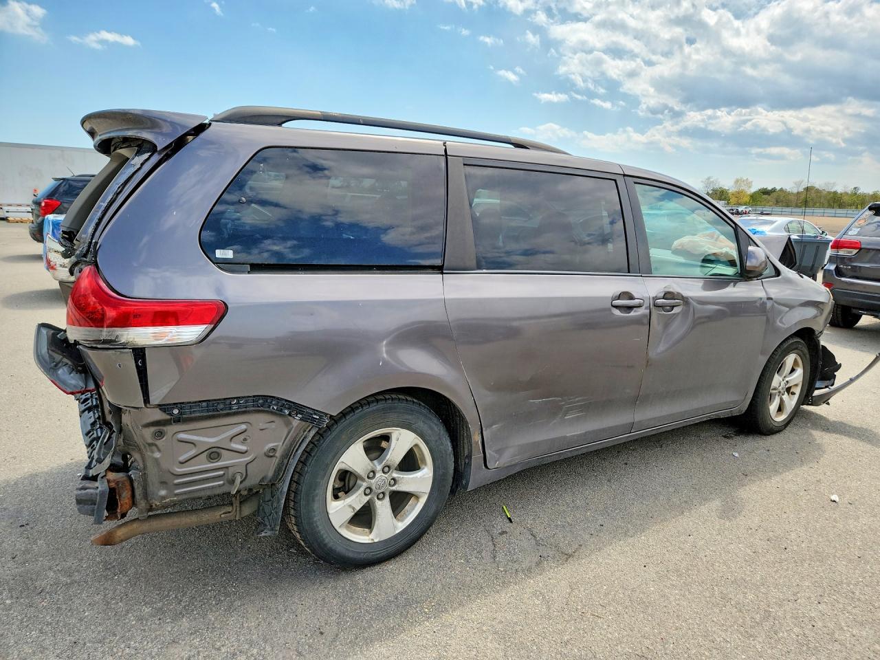 2013 Toyota Sienna Gray vin: 5TDKK3DC1DS378520
