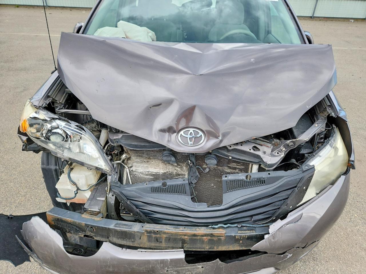 2013 Toyota Sienna Gray vin: 5TDKK3DC1DS378520