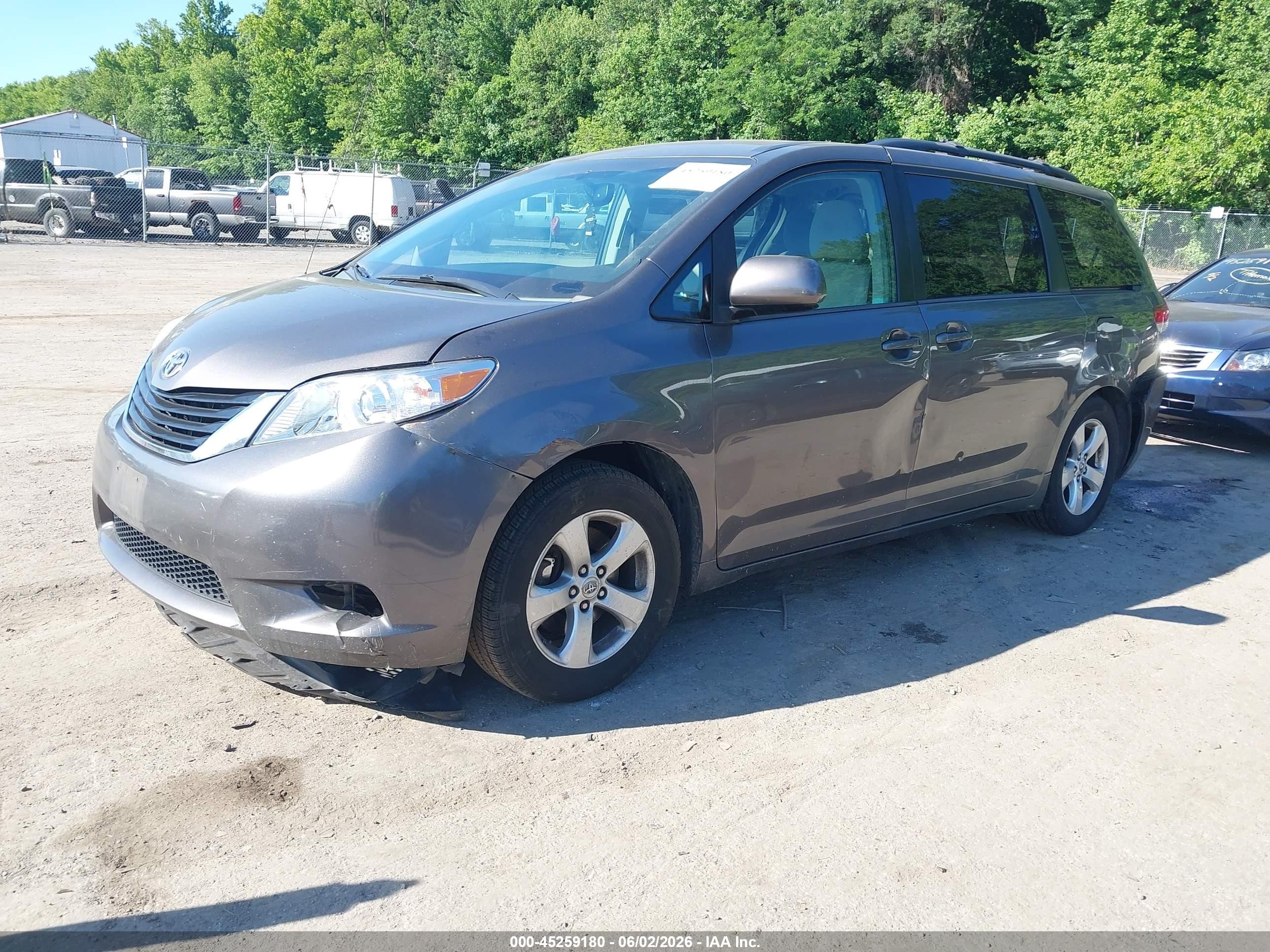 2013 Toyota Sienna Le V6 8 Passenger Gray vin: 5TDKK3DC1DS387783