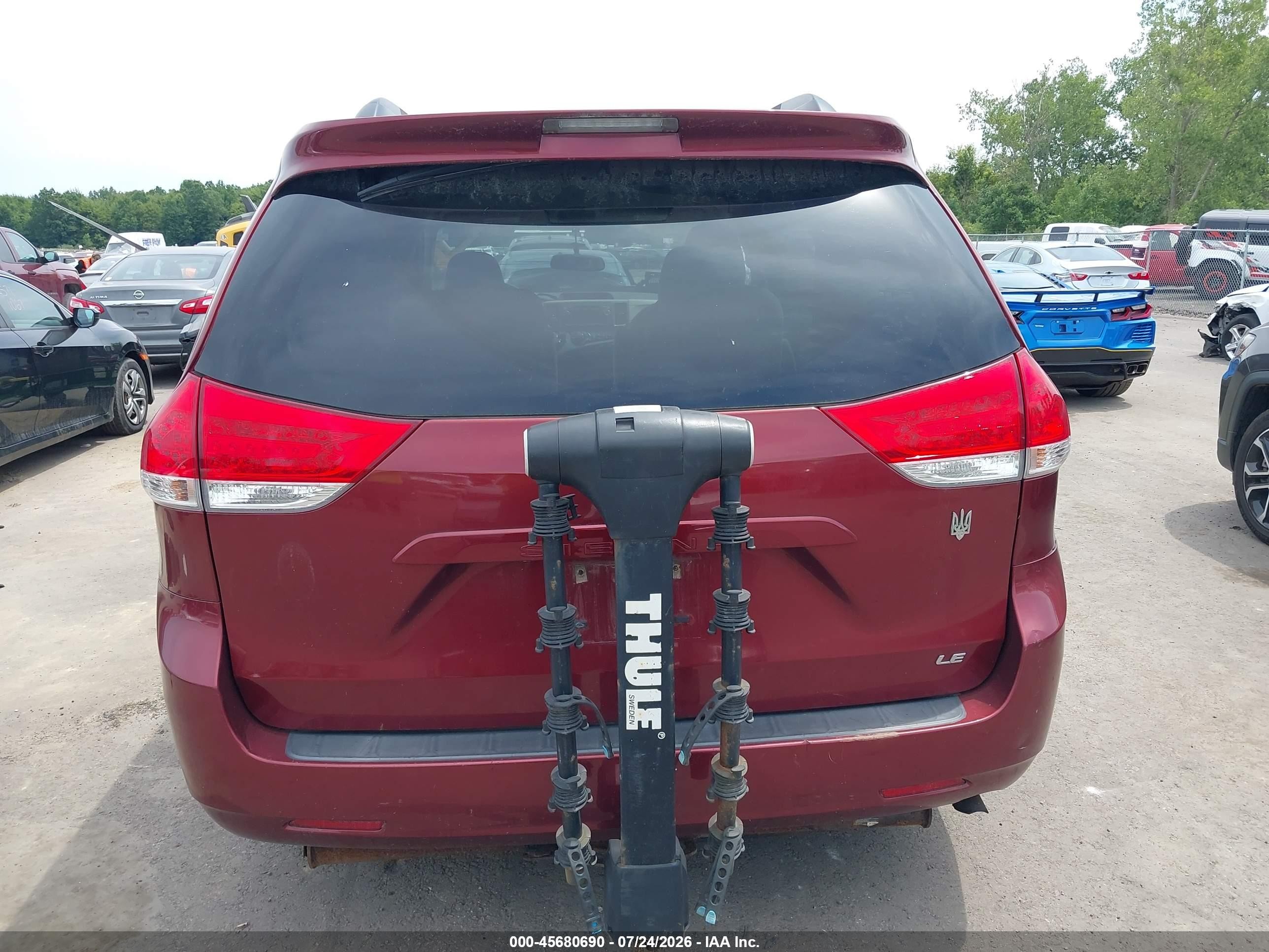 2013 Toyota Sienna Le V6 8 Passenger Красный vin: 5TDKK3DC1DS403058