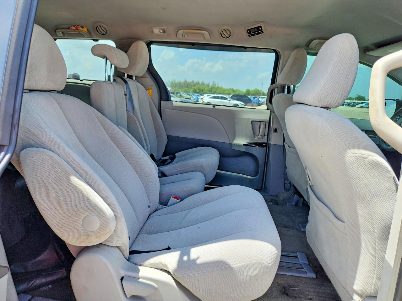 2014 Toyota Sienna Le Red vin: 5TDKK3DC1ES428611