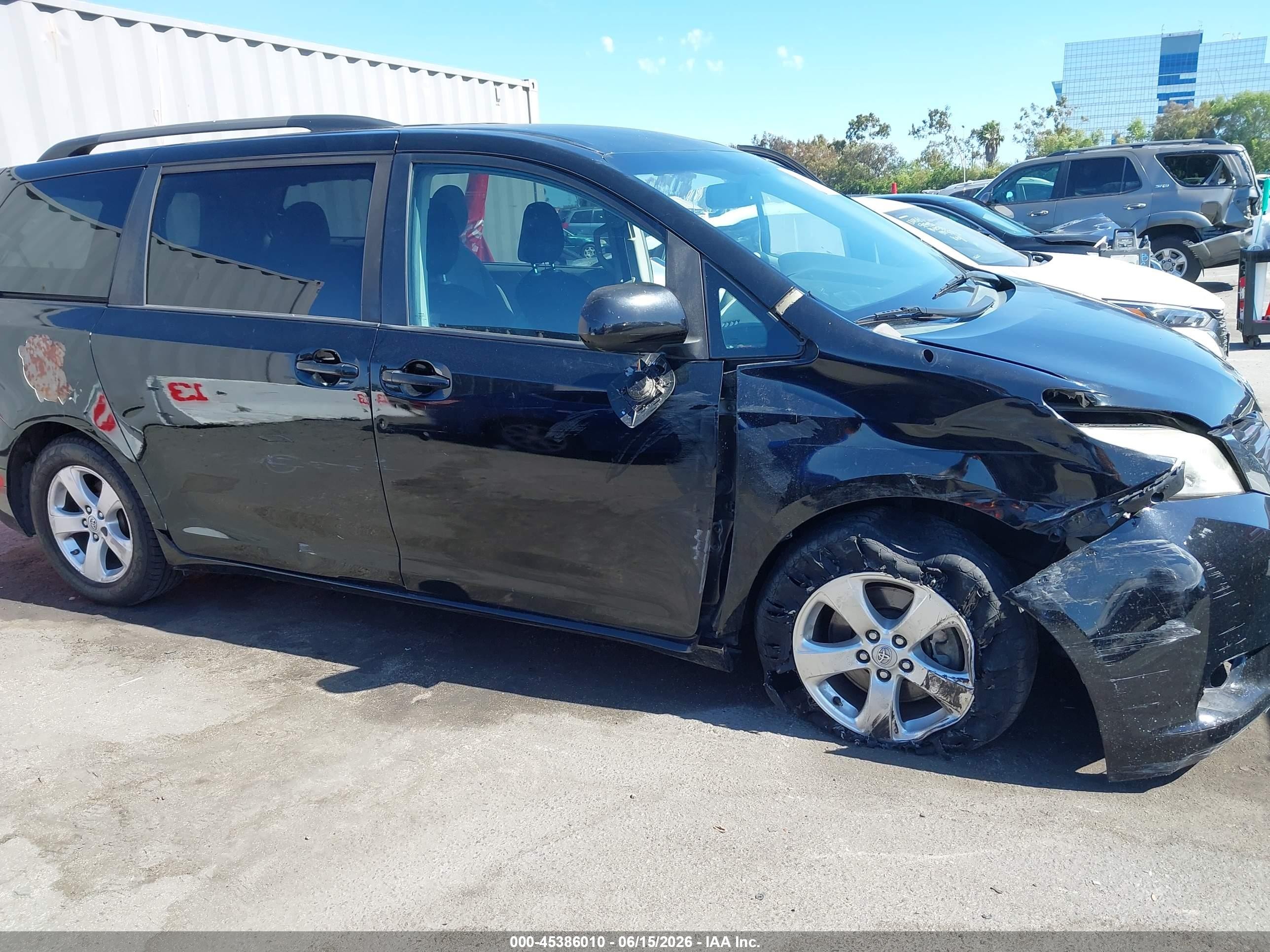 2014 Toyota Sienna Le V6 8 Passenger Black vin: 5TDKK3DC1ES435302