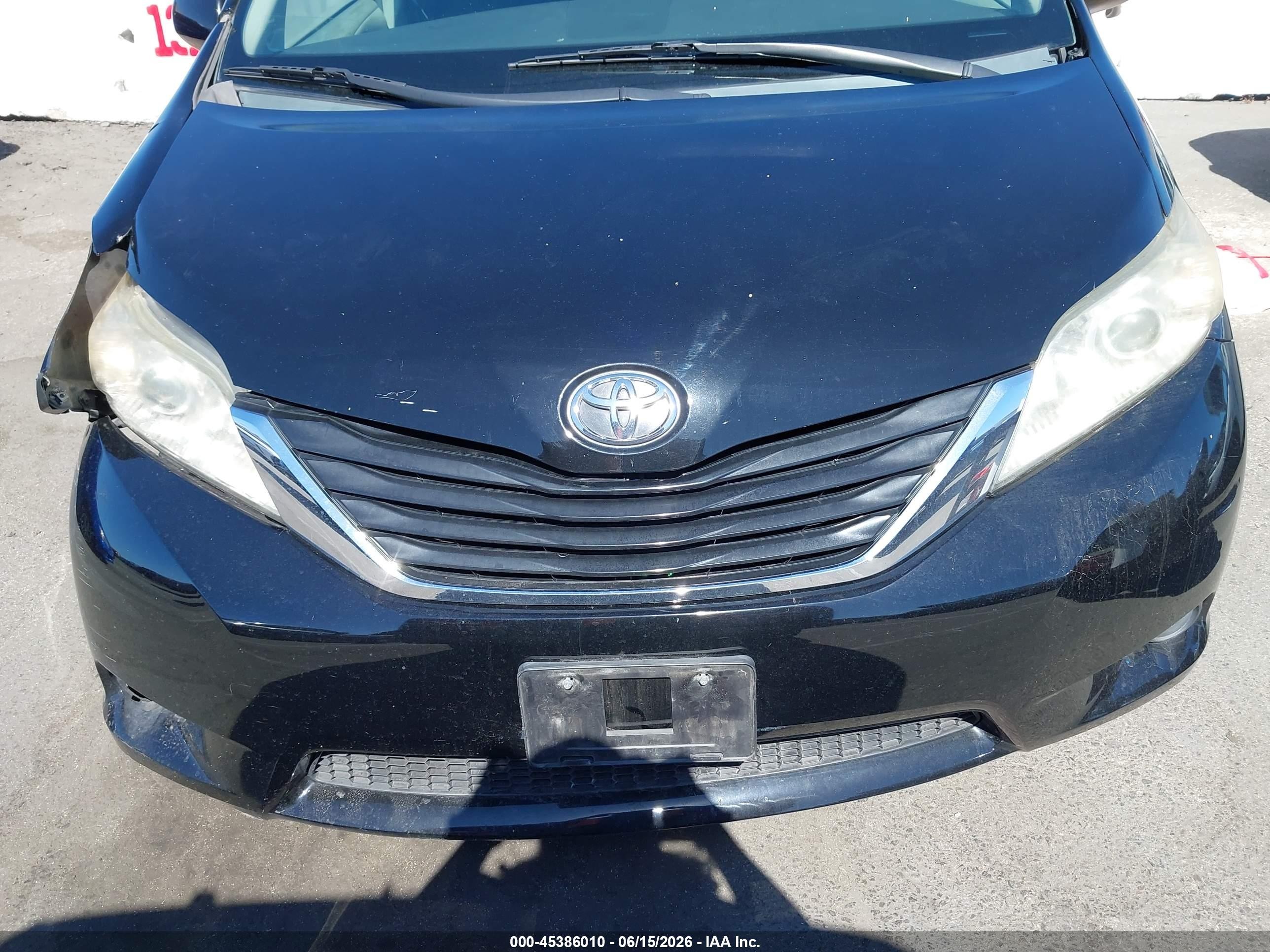 2014 Toyota Sienna Le V6 8 Passenger Black vin: 5TDKK3DC1ES435302