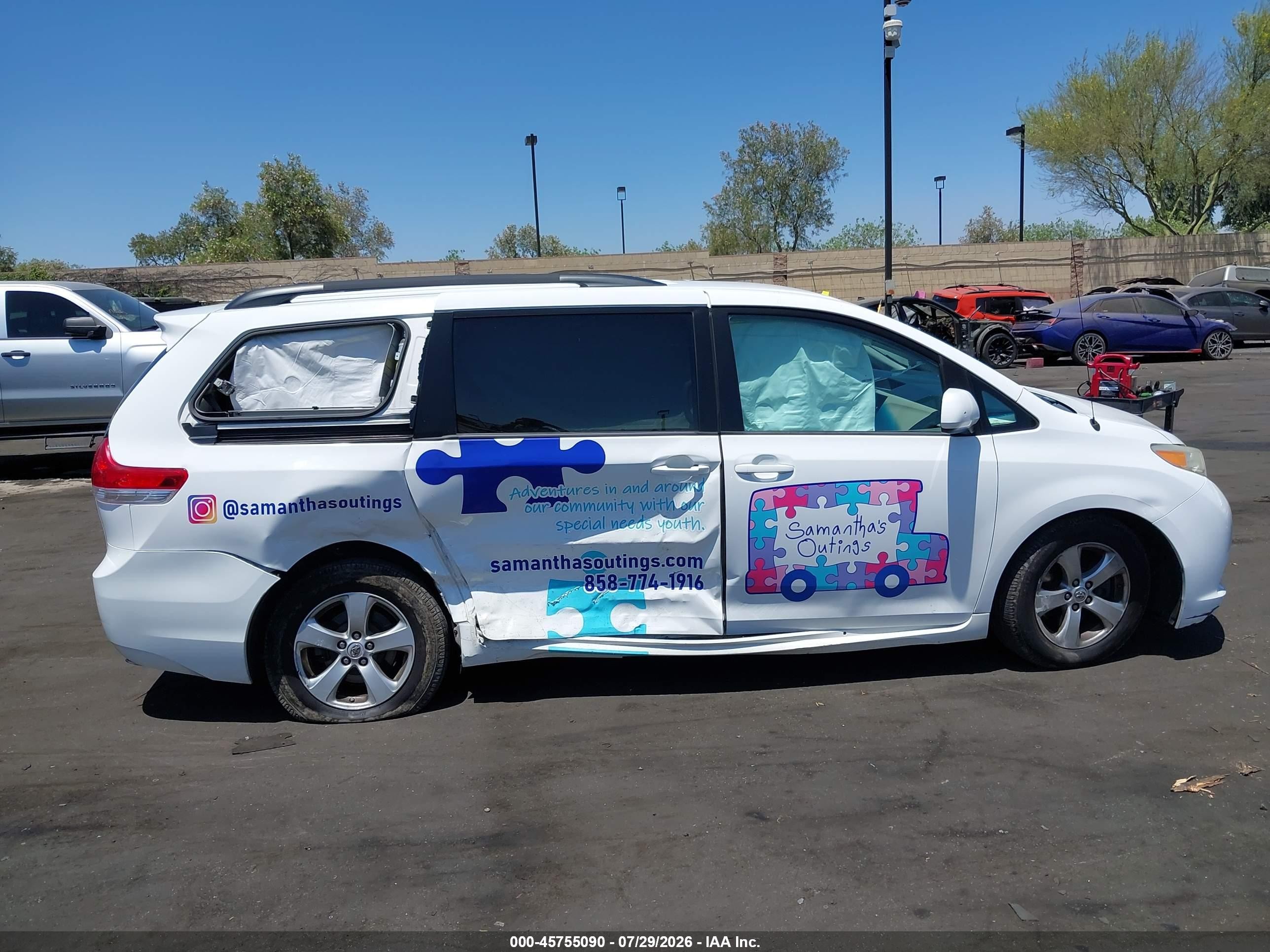 2014 Toyota Sienna Le V6 8 Passenger White vin: 5TDKK3DC1ES467053