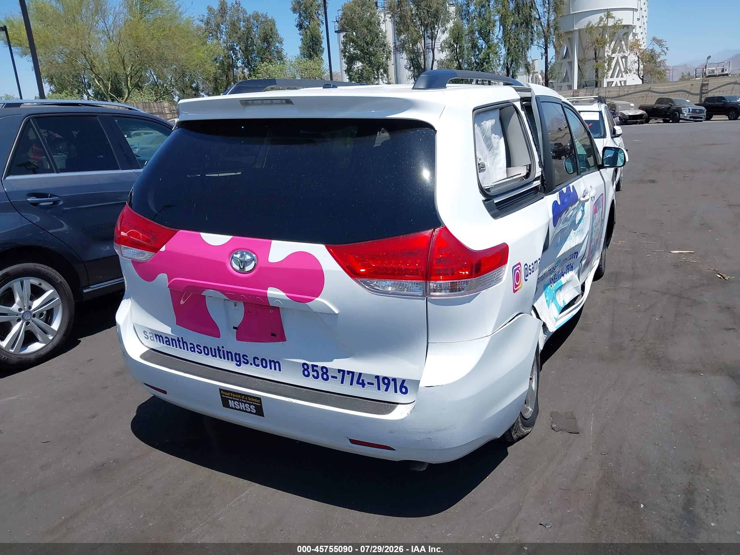 2014 Toyota Sienna Le V6 8 Passenger White vin: 5TDKK3DC1ES467053