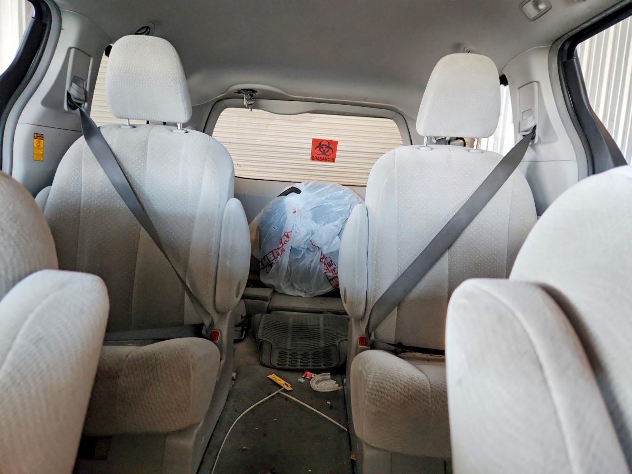 2014 Toyota Sienna Le Blue vin: 5TDKK3DC1ES498920