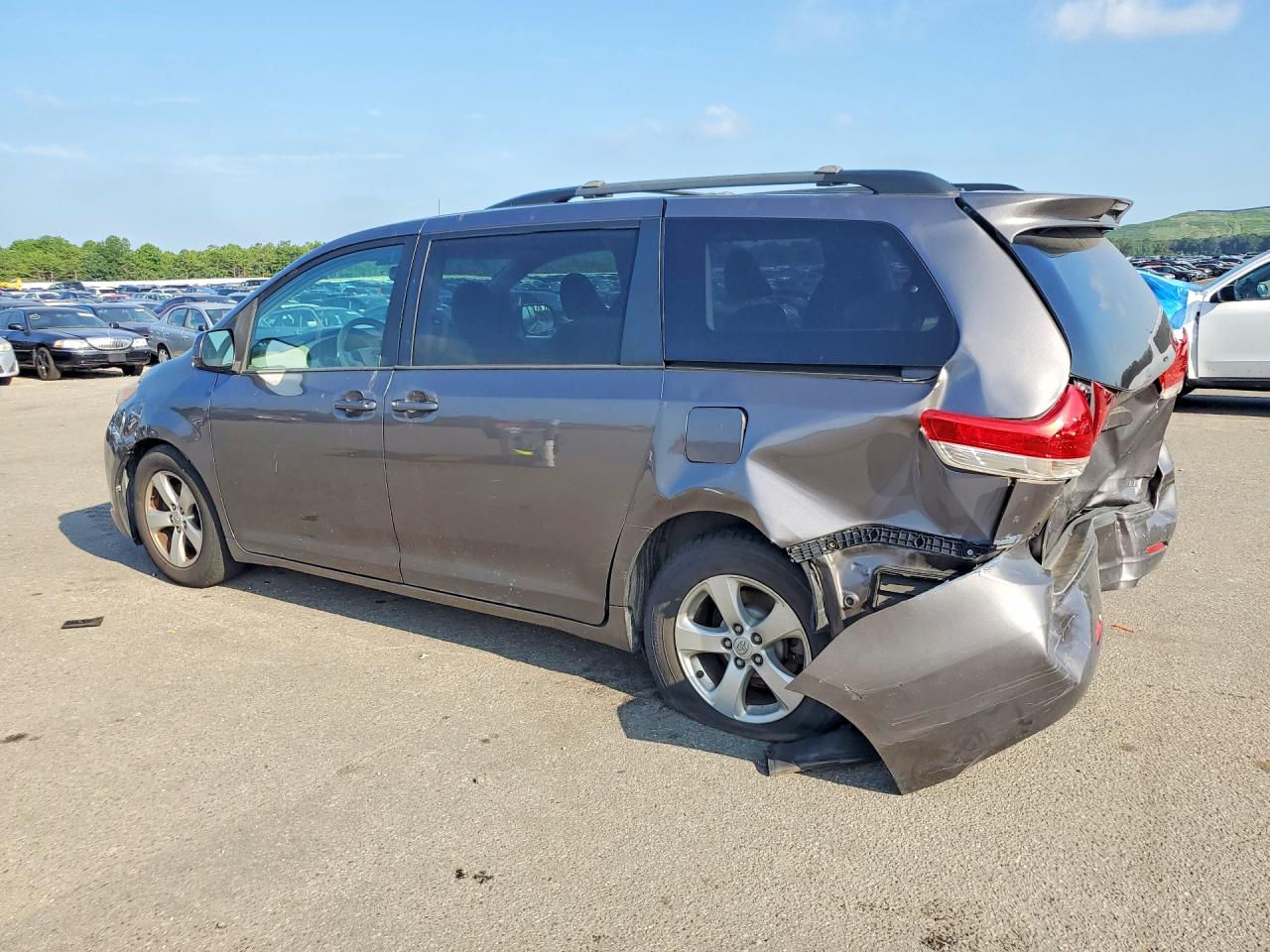2014 Toyota Sienna Le Gray vin: 5TDKK3DC1ES499839
