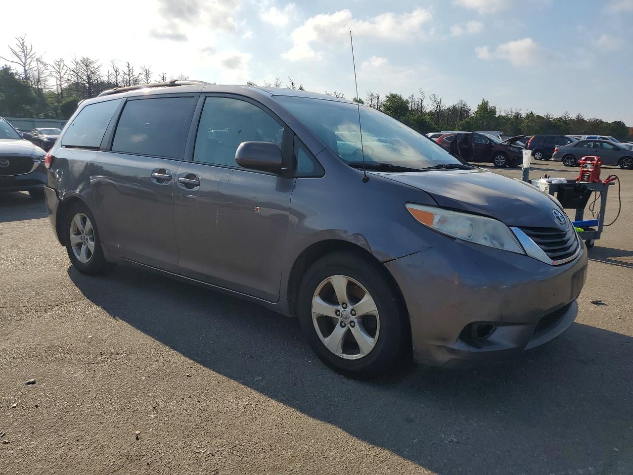 2014 Toyota Sienna Le Gray vin: 5TDKK3DC1ES499839
