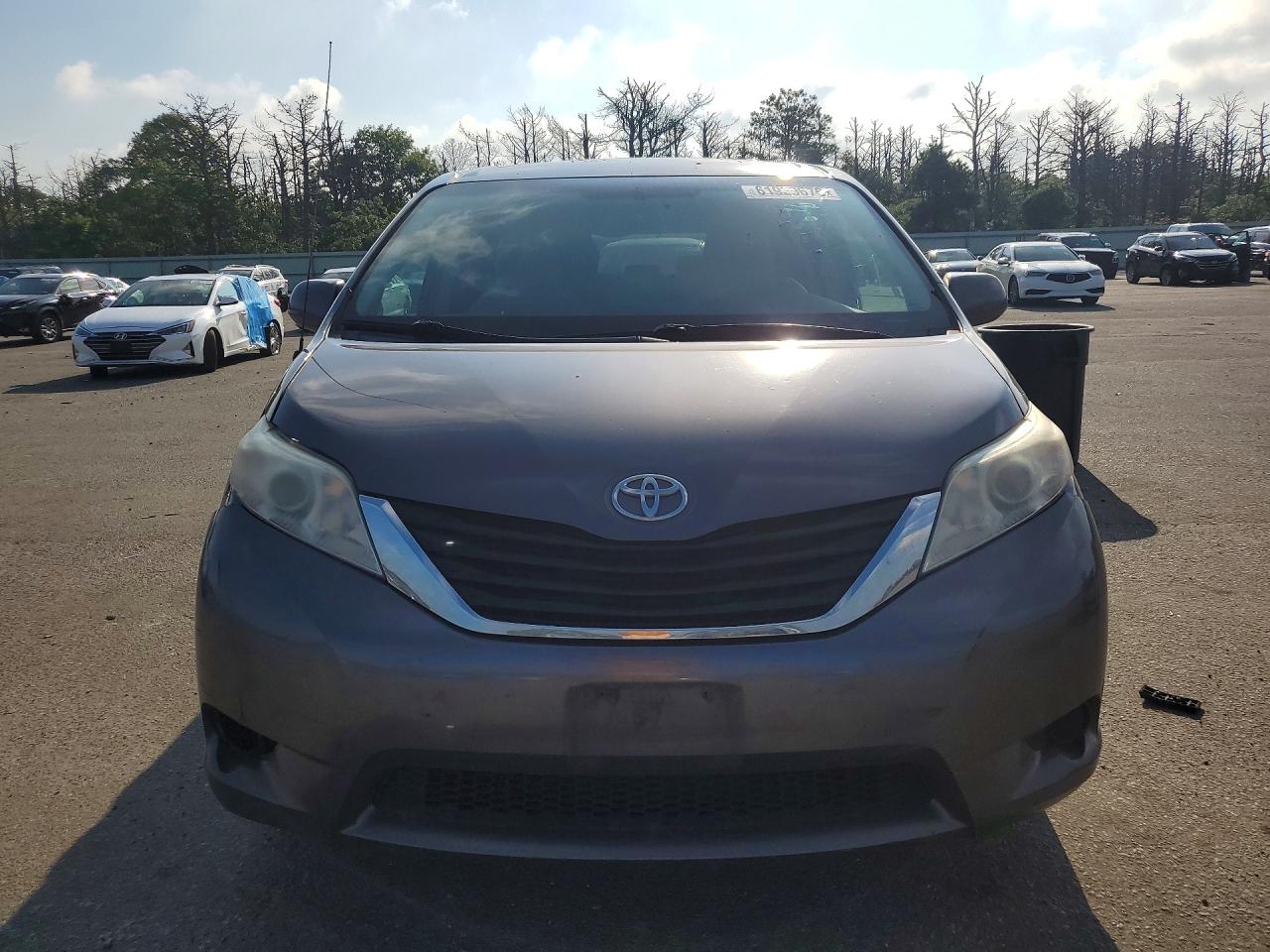 2014 Toyota Sienna Le Gray vin: 5TDKK3DC1ES499839