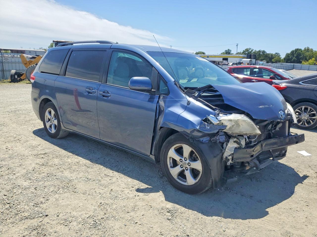 2014 Toyota Sienna Le Blue vin: 5TDKK3DC1ES502898