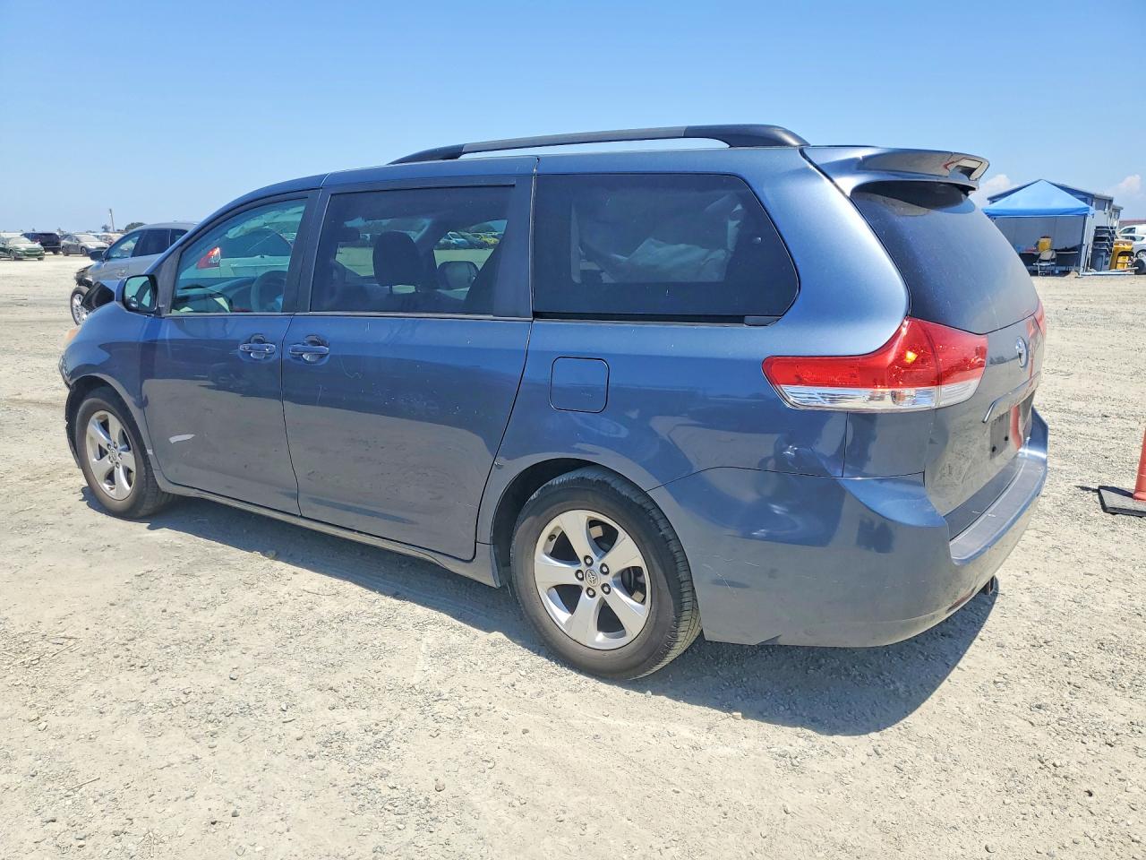 2014 Toyota Sienna Le Blue vin: 5TDKK3DC1ES502898