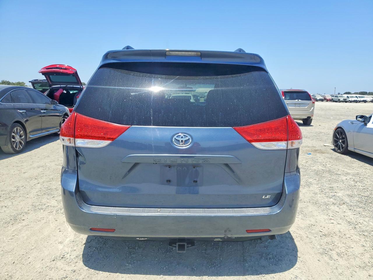 2014 Toyota Sienna Le Blue vin: 5TDKK3DC1ES502898
