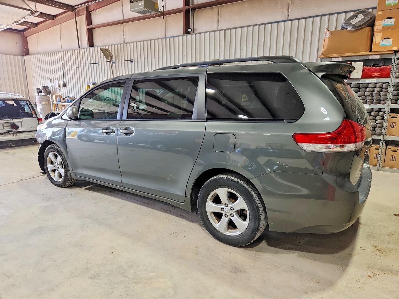 2014 Toyota Sienna Le Серый vin: 5TDKK3DC1ES516820