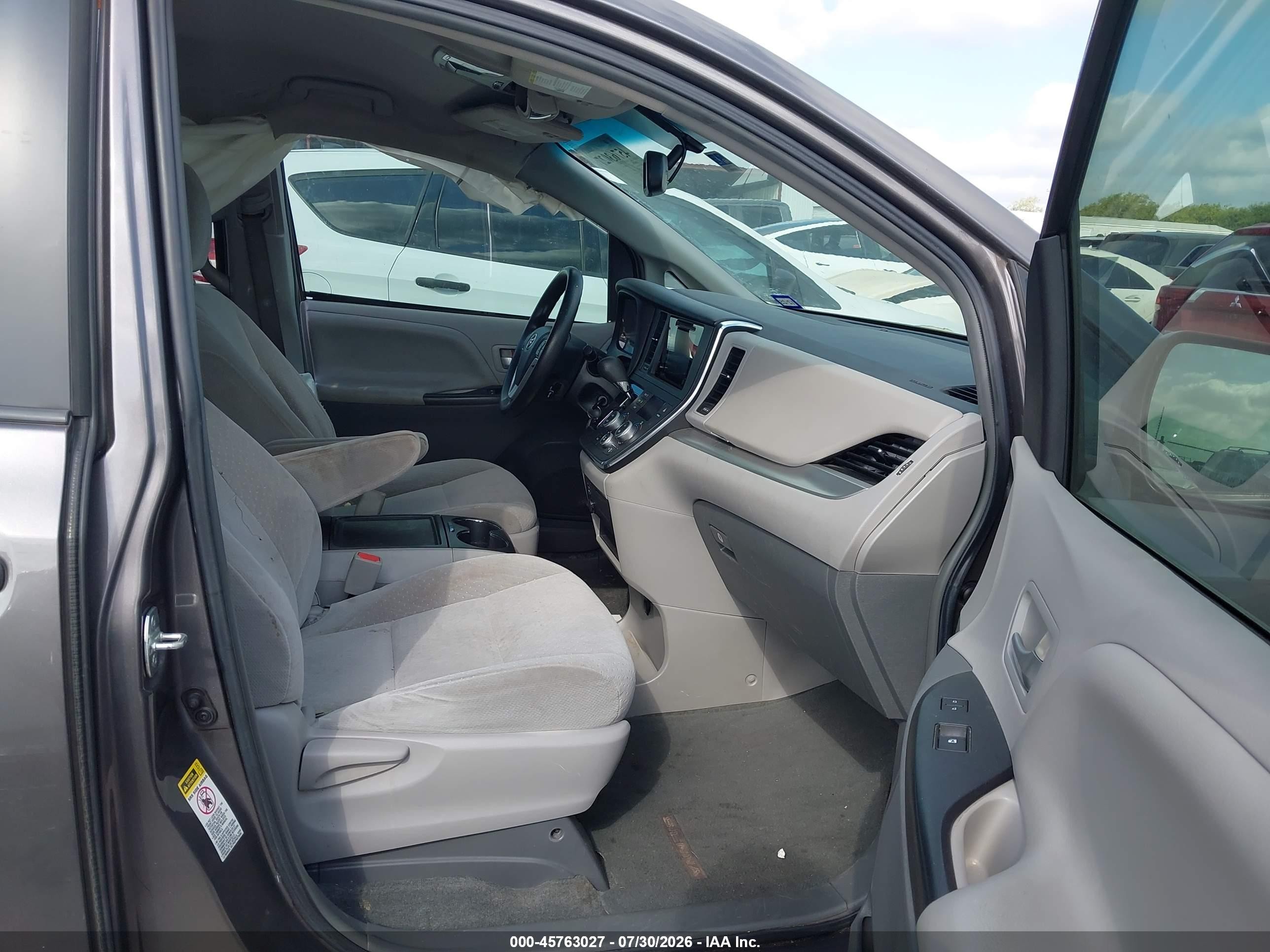 2015 Toyota Sienna Le 8 Passenger Gray vin: 5TDKK3DC1FS528340