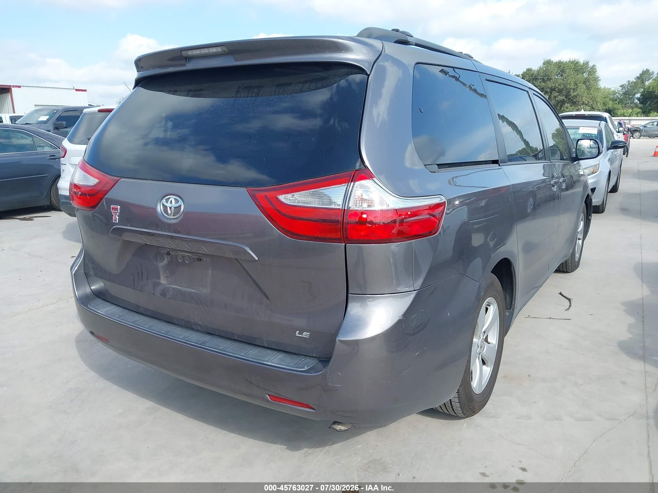 2015 Toyota Sienna Le 8 Passenger Gray vin: 5TDKK3DC1FS528340