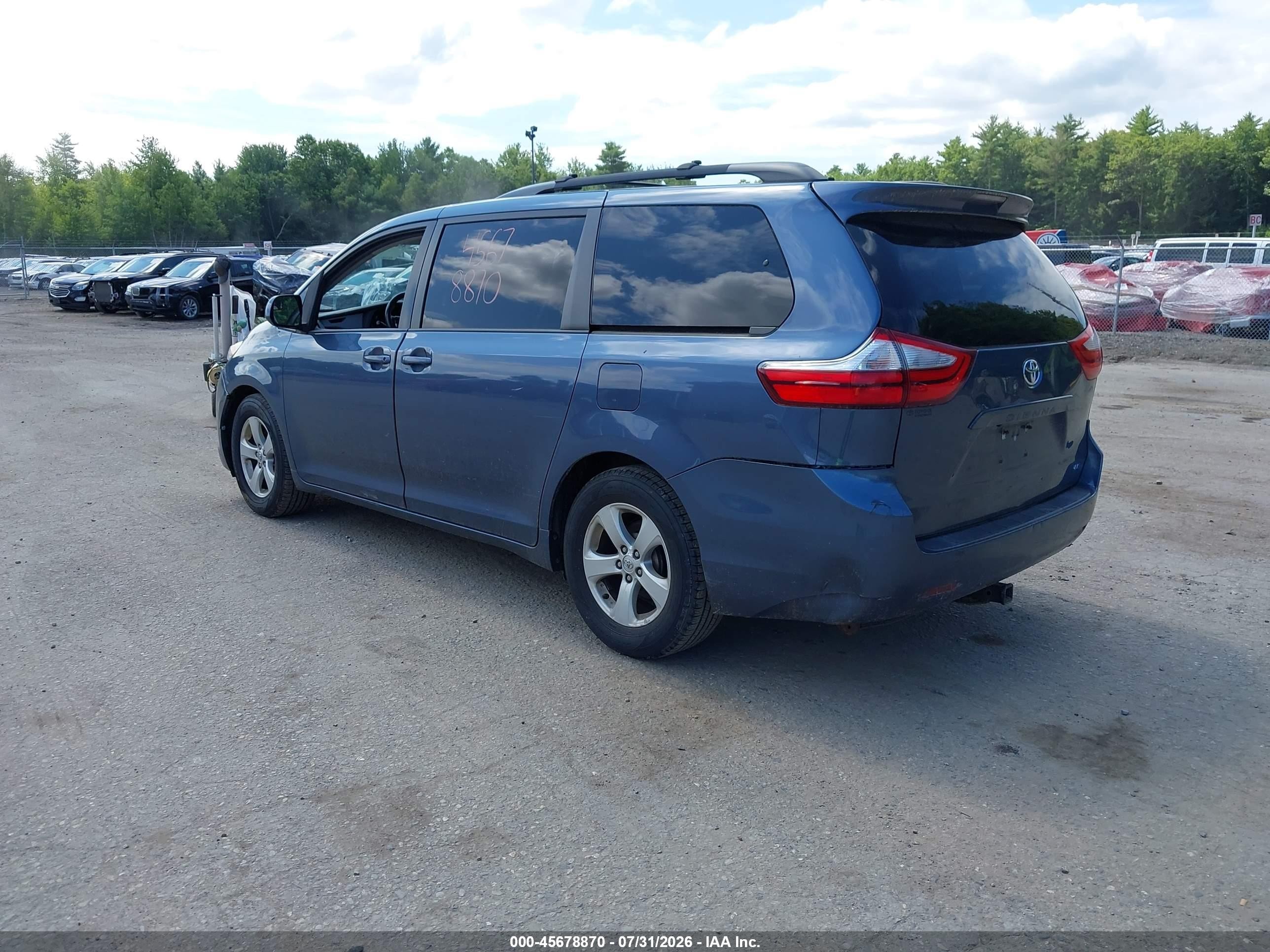 2015 Toyota Sienna Le 8 Passenger Blue vin: 5TDKK3DC1FS540990