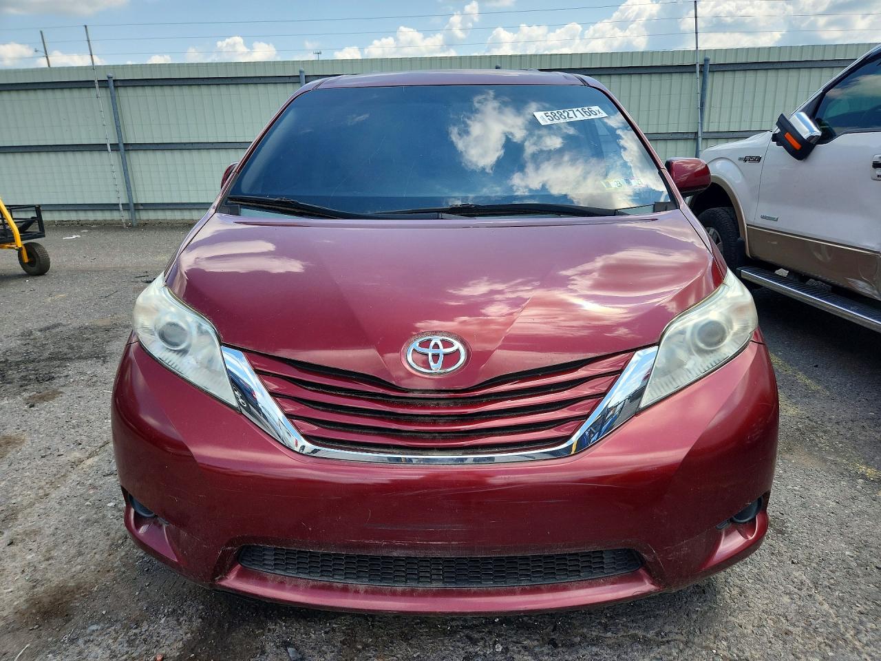 2015 Toyota Sienna Le Red vin: 5TDKK3DC1FS546577