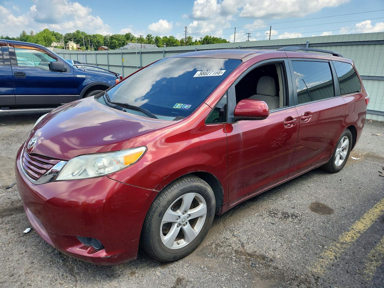 2015 Toyota Sienna Le Red vin: 5TDKK3DC1FS546577