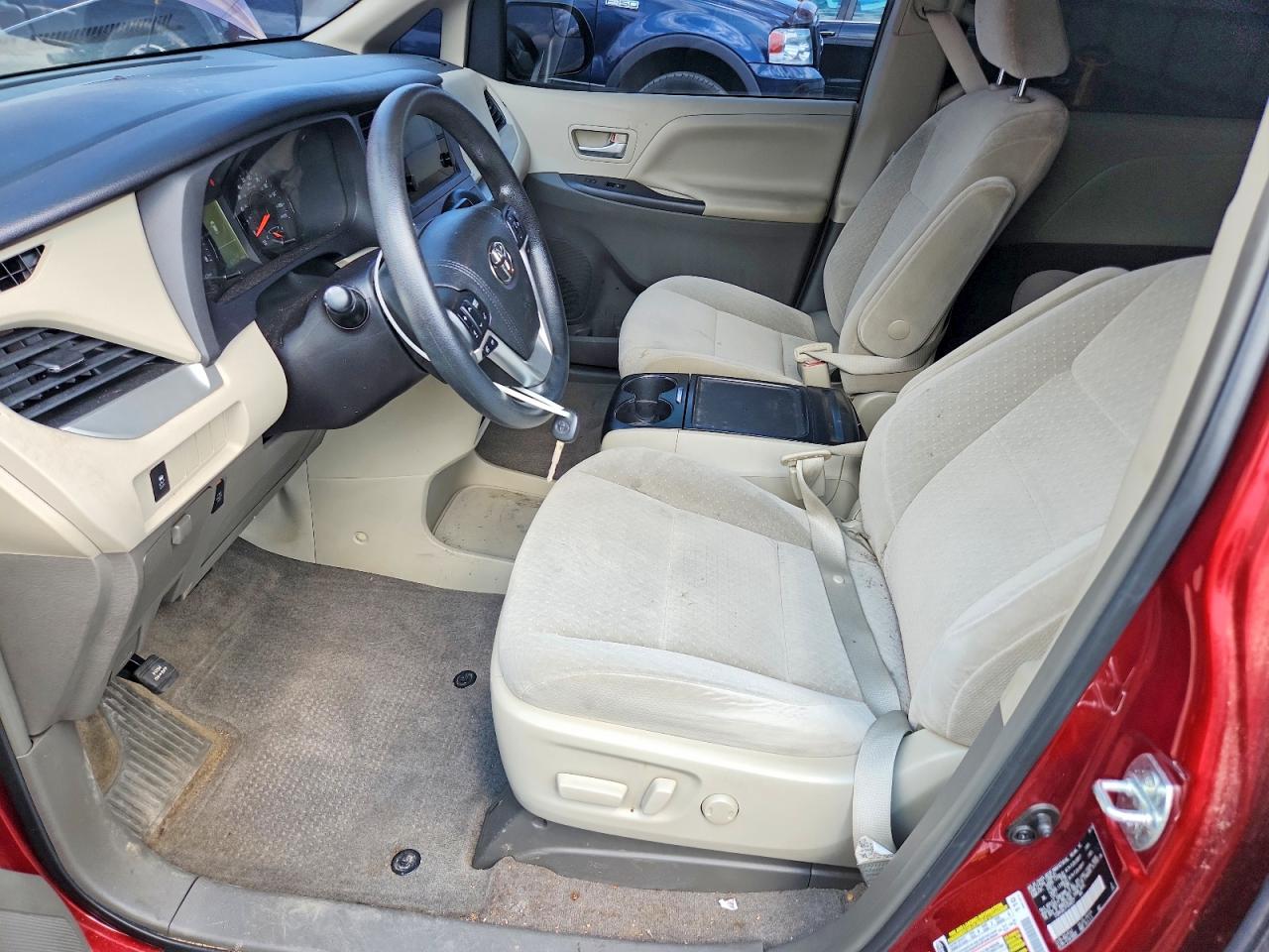 2015 Toyota Sienna Le Red vin: 5TDKK3DC1FS546577