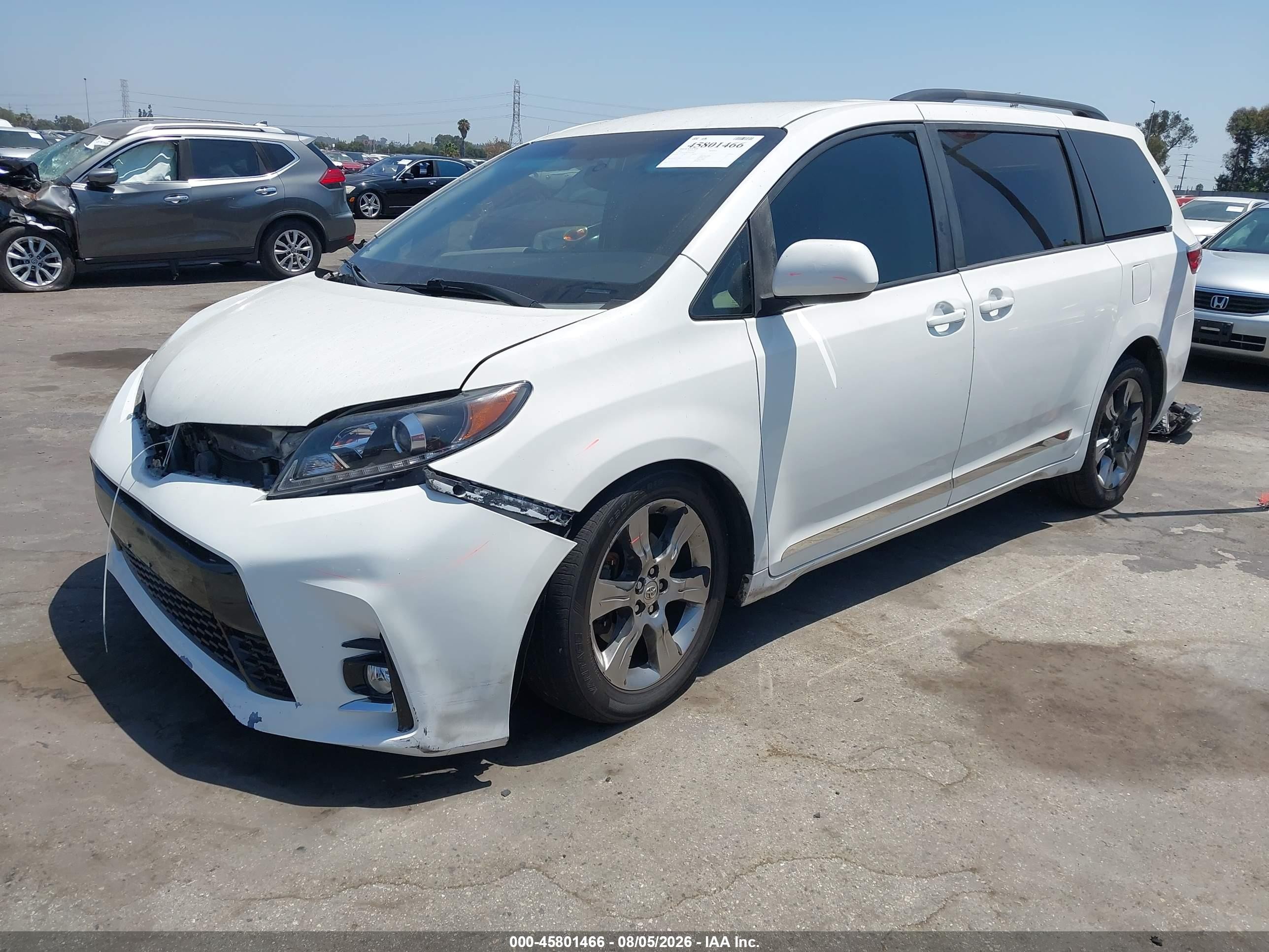 2015 Toyota Sienna Le 8 Passenger Белый vin: 5TDKK3DC1FS573987