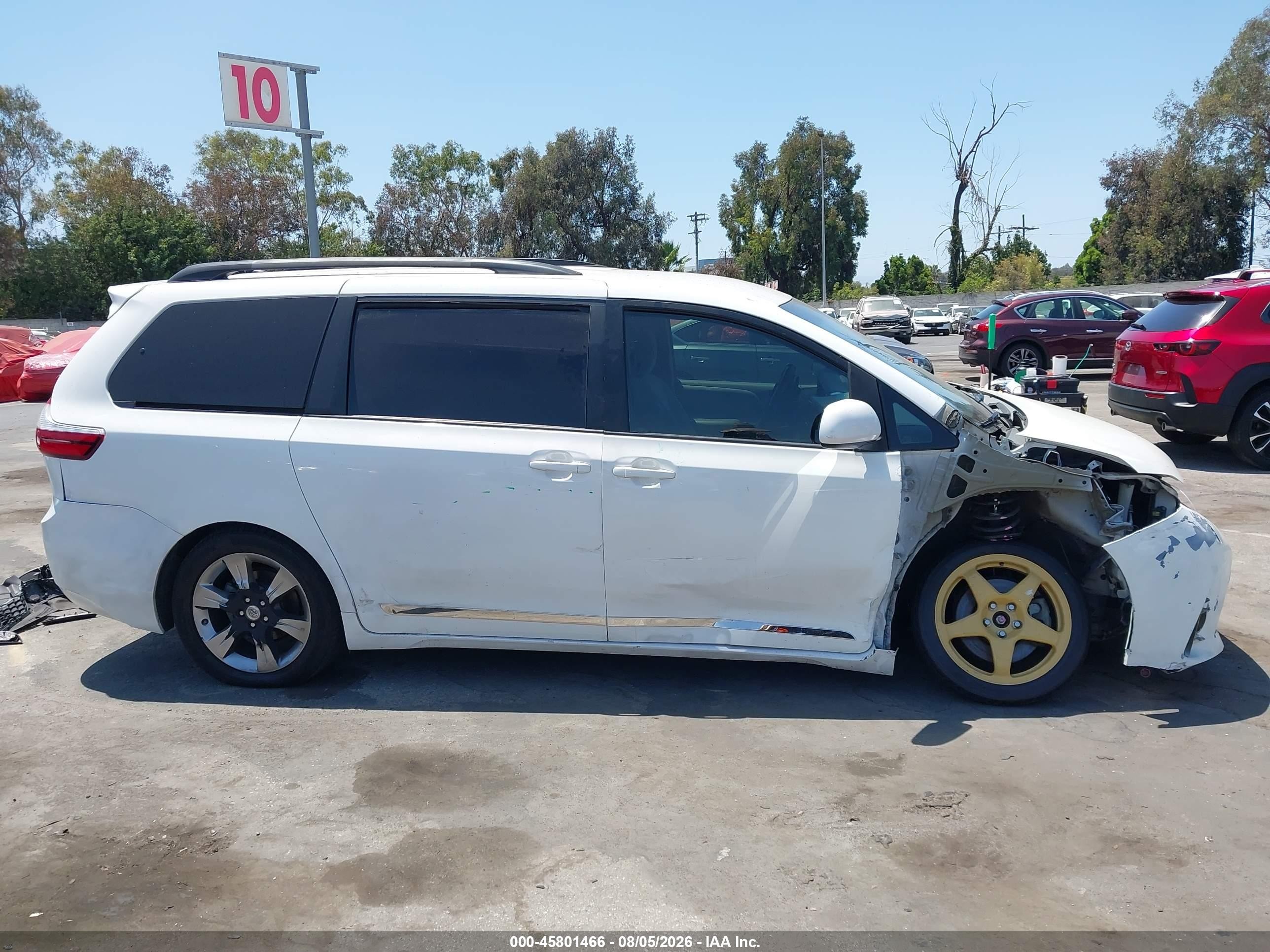 2015 Toyota Sienna Le 8 Passenger Белый vin: 5TDKK3DC1FS573987