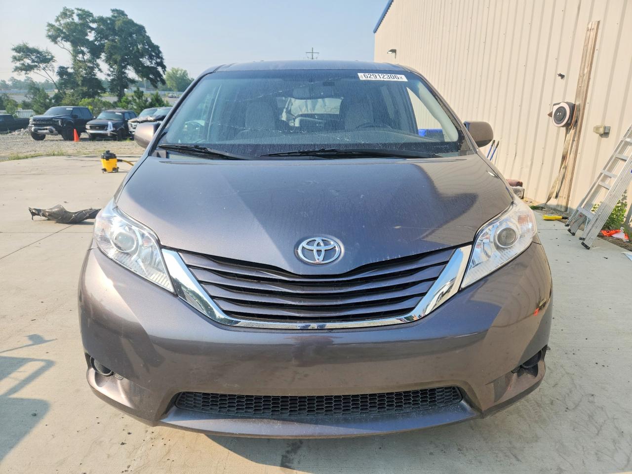 2015 Toyota Sienna Le Gray vin: 5TDKK3DC1FS574928