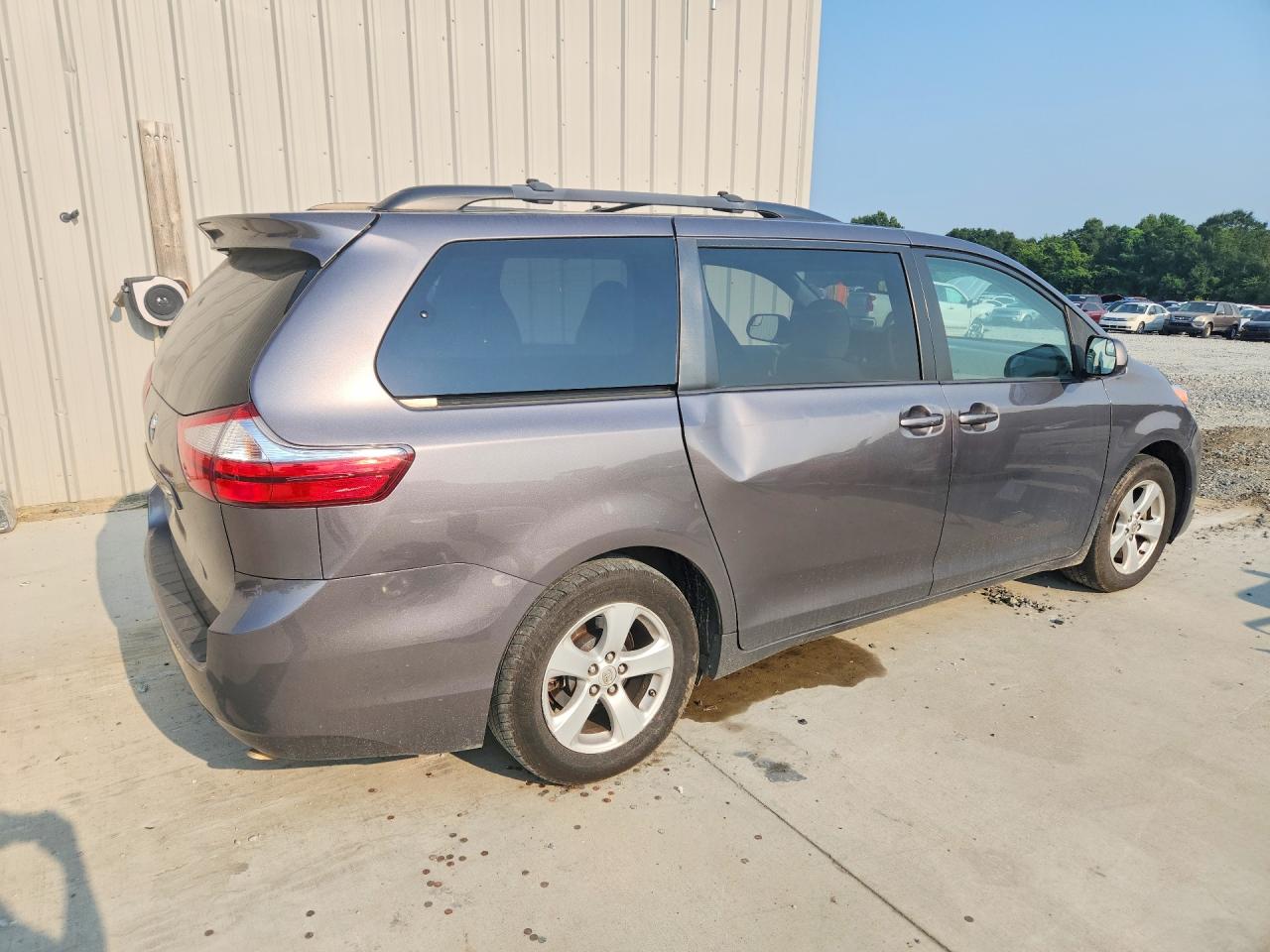 2015 Toyota Sienna Le Gray vin: 5TDKK3DC1FS574928