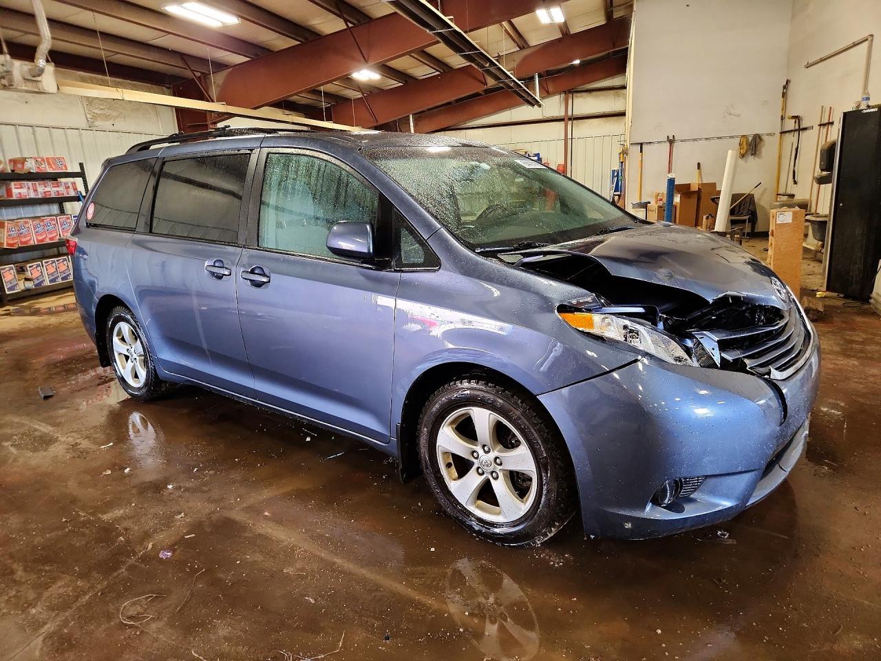 2015 Toyota Sienna Le Blue vin: 5TDKK3DC1FS591941