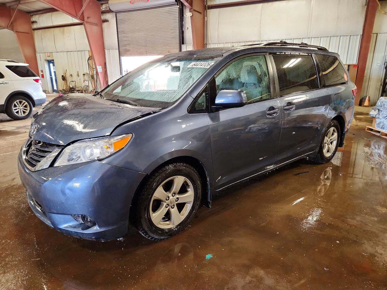 2015 Toyota Sienna Le Blue vin: 5TDKK3DC1FS591941
