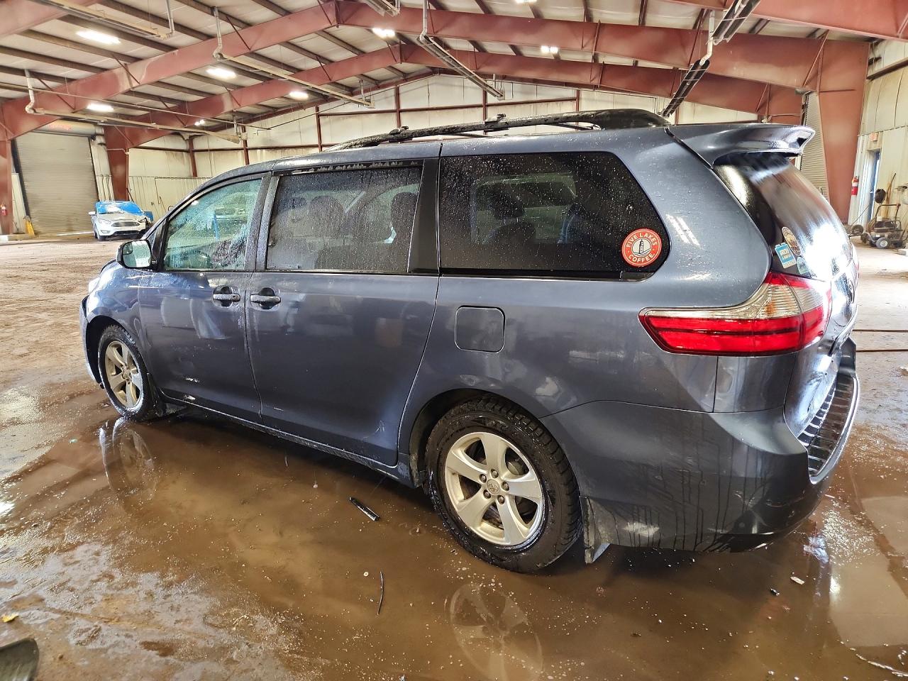 2015 Toyota Sienna Le Blue vin: 5TDKK3DC1FS591941