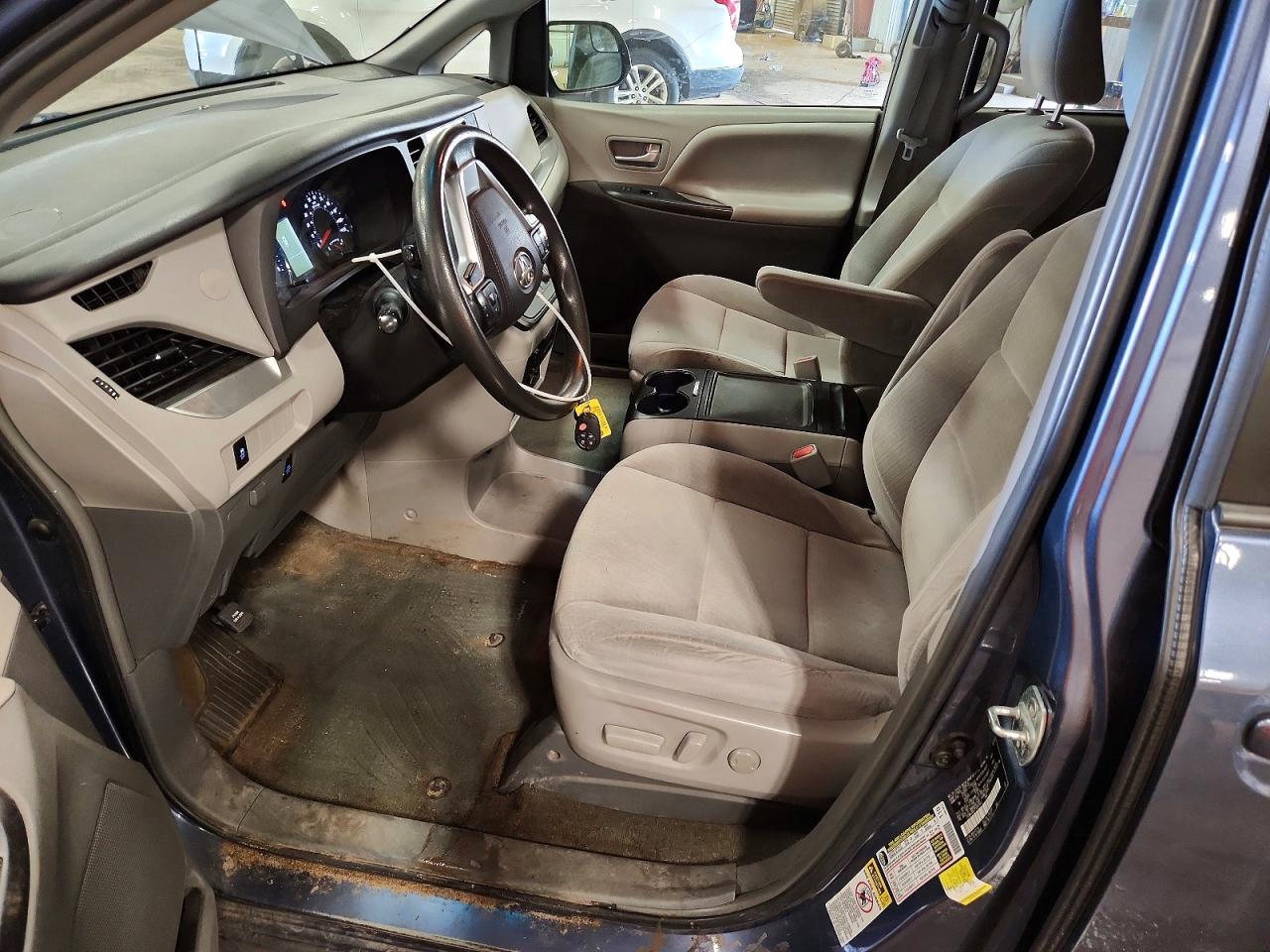 2015 Toyota Sienna Le Blue vin: 5TDKK3DC1FS591941
