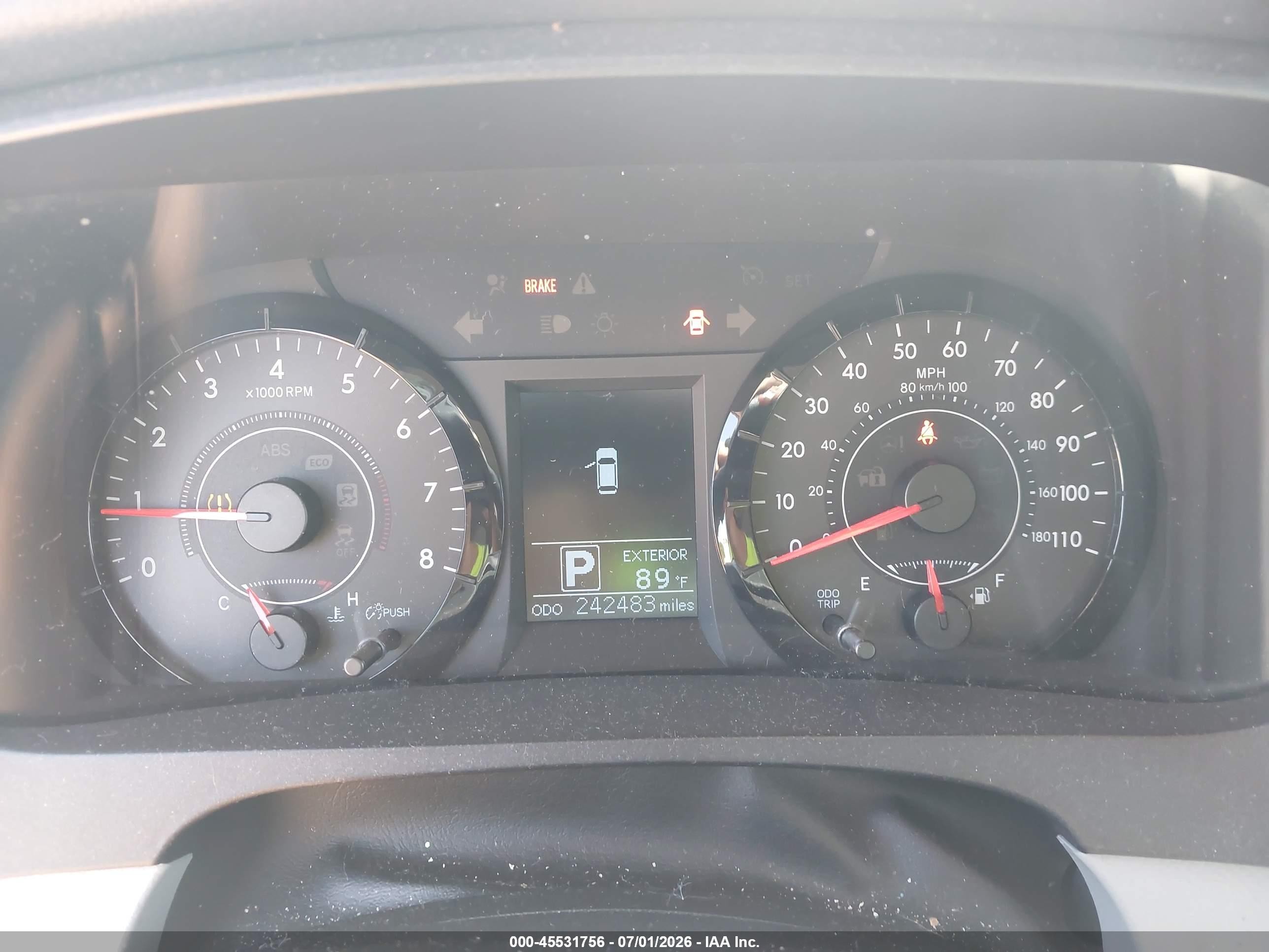 2015 Toyota Sienna Le 8 Passenger Серебряный vin: 5TDKK3DC1FS605241