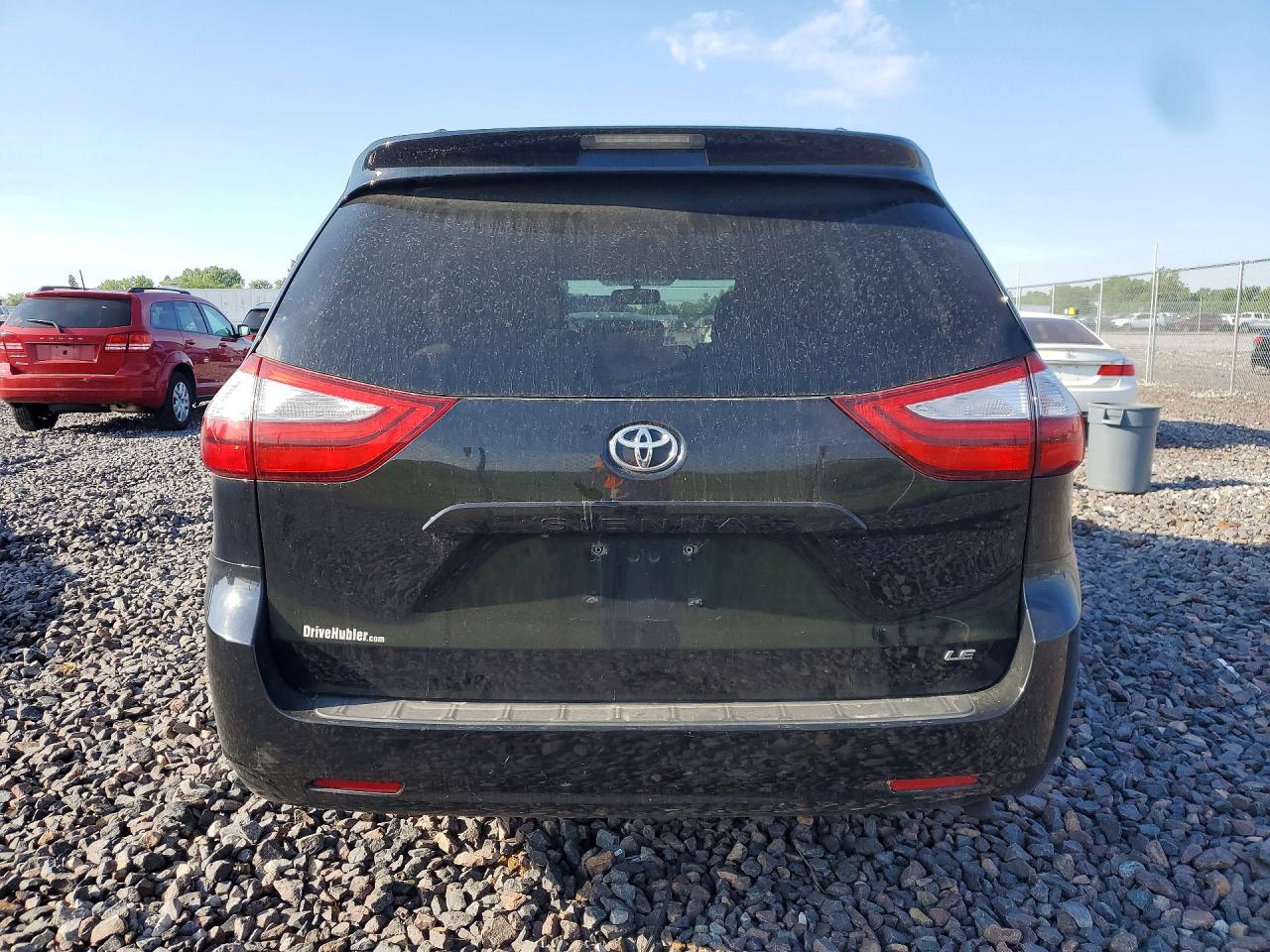 2015 Toyota Sienna Le Black vin: 5TDKK3DC1FS605787