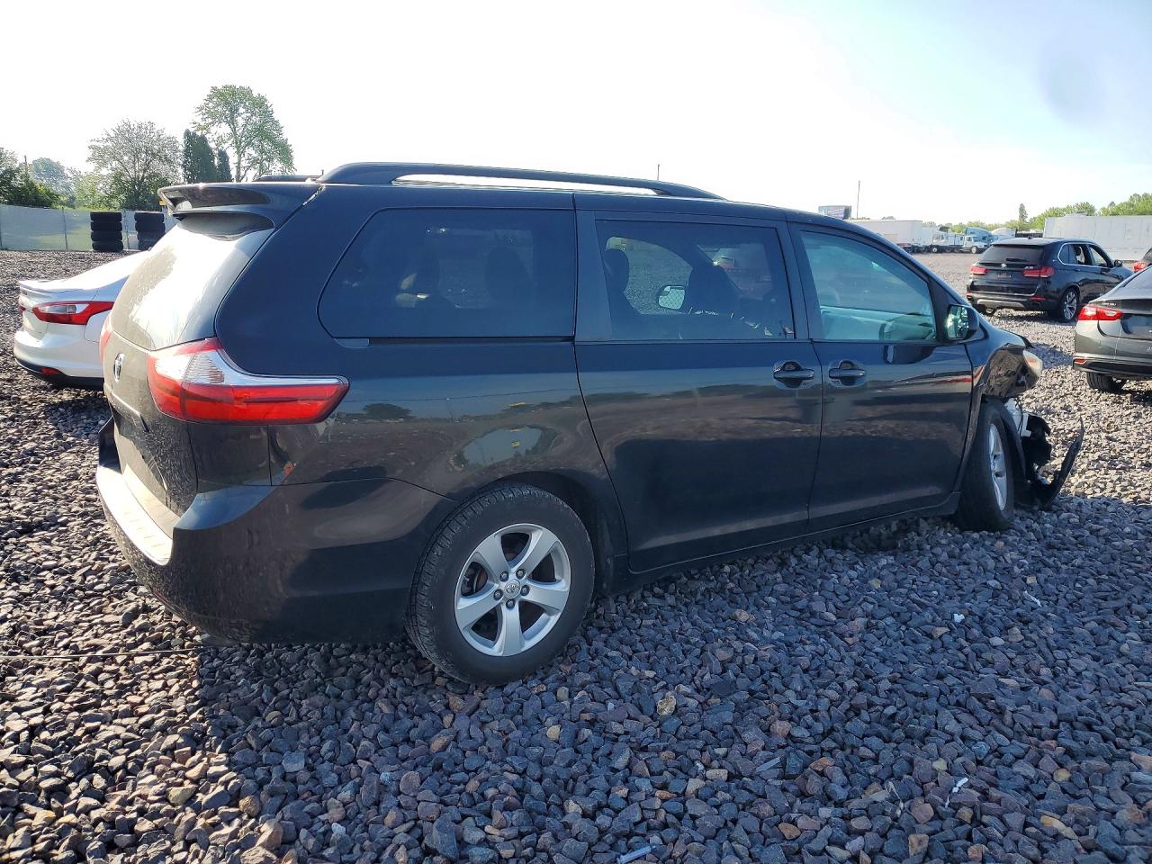 2015 Toyota Sienna Le Black vin: 5TDKK3DC1FS605787