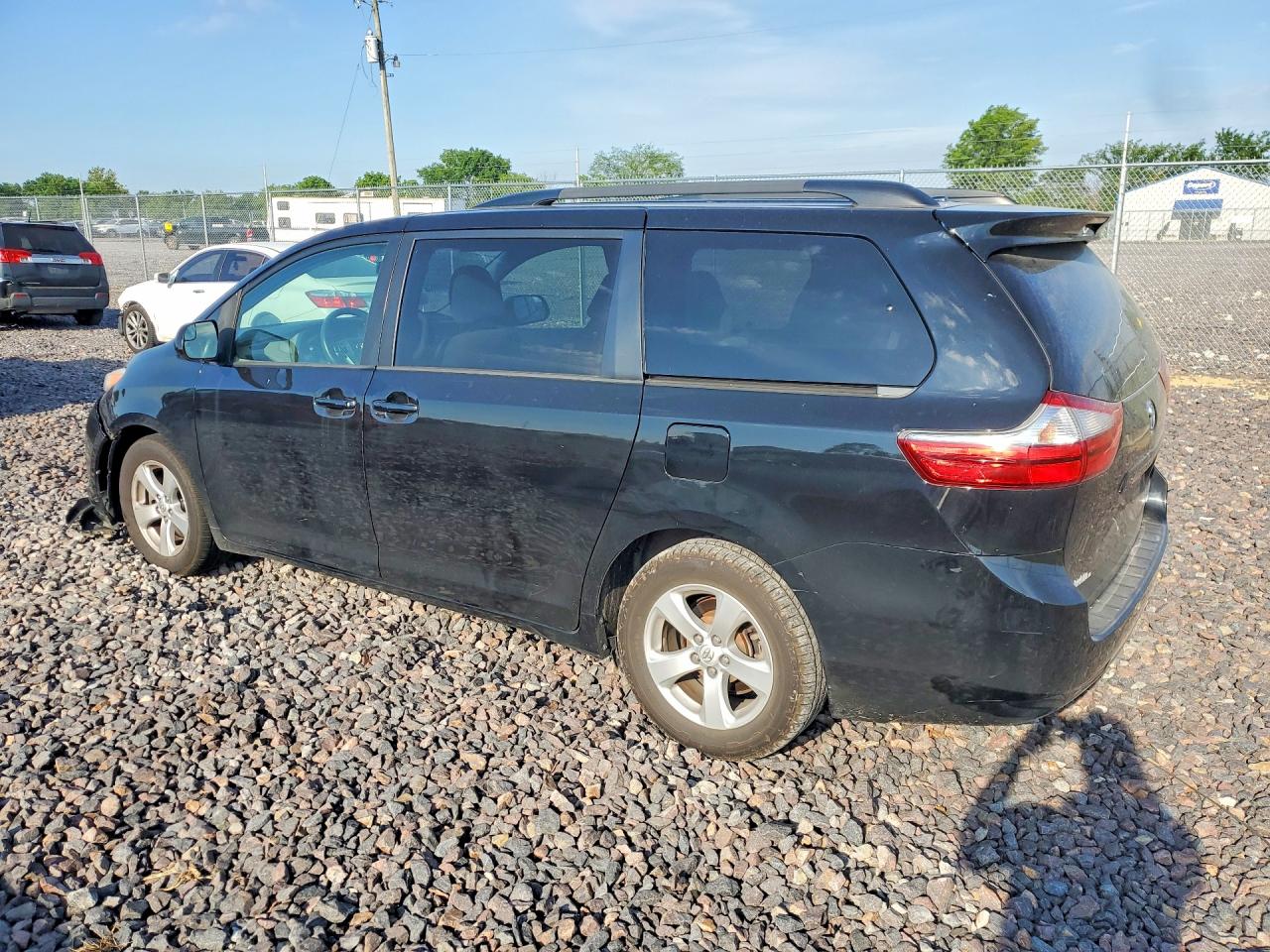 2015 Toyota Sienna Le Black vin: 5TDKK3DC1FS605787