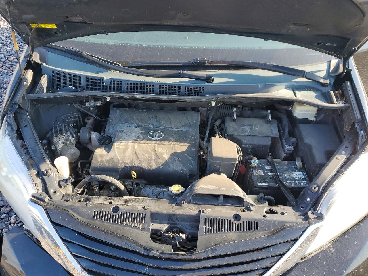 2015 Toyota Sienna Le Black vin: 5TDKK3DC1FS605787