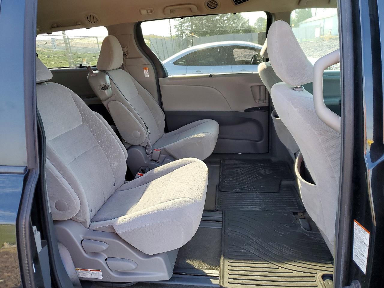 2015 Toyota Sienna Le Black vin: 5TDKK3DC1FS605787