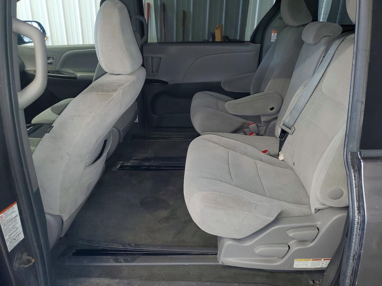 2015 Toyota Sienna Le Gray vin: 5TDKK3DC1FS617180