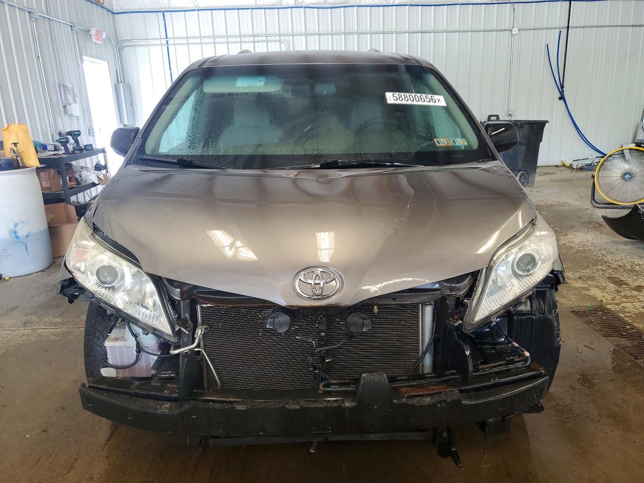 2015 Toyota Sienna Le Gray vin: 5TDKK3DC1FS617180