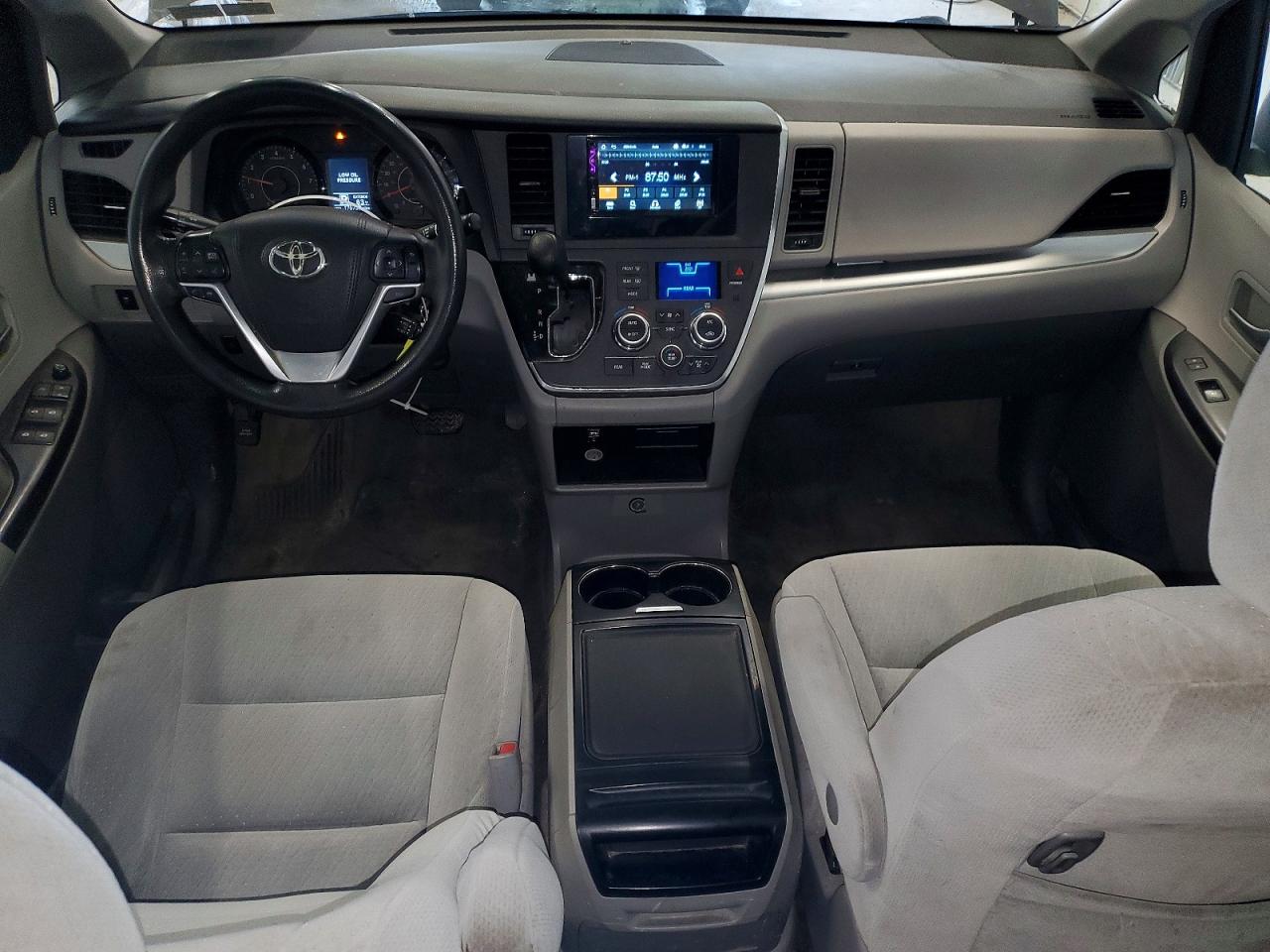 2015 Toyota Sienna Le Gray vin: 5TDKK3DC1FS617180