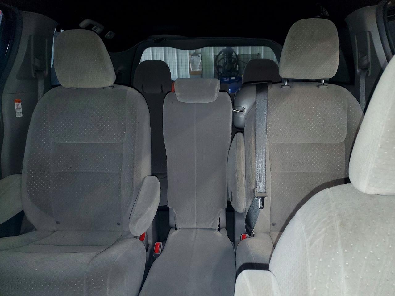 2015 Toyota Sienna Le Gray vin: 5TDKK3DC1FS617180