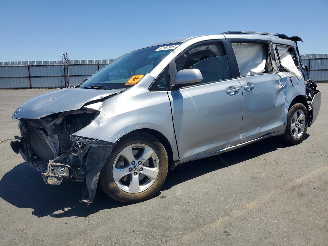 2015 Toyota Sienna Le Silver vin: 5TDKK3DC1FS621262