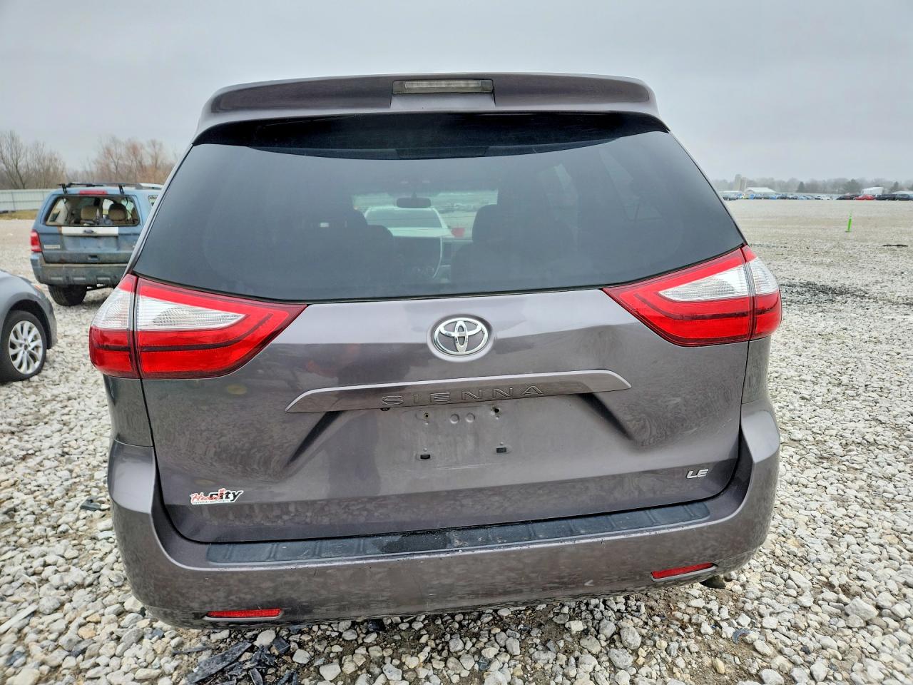 2015 Toyota Sienna Le 8-passenger Gray vin: 5TDKK3DC1FS635761